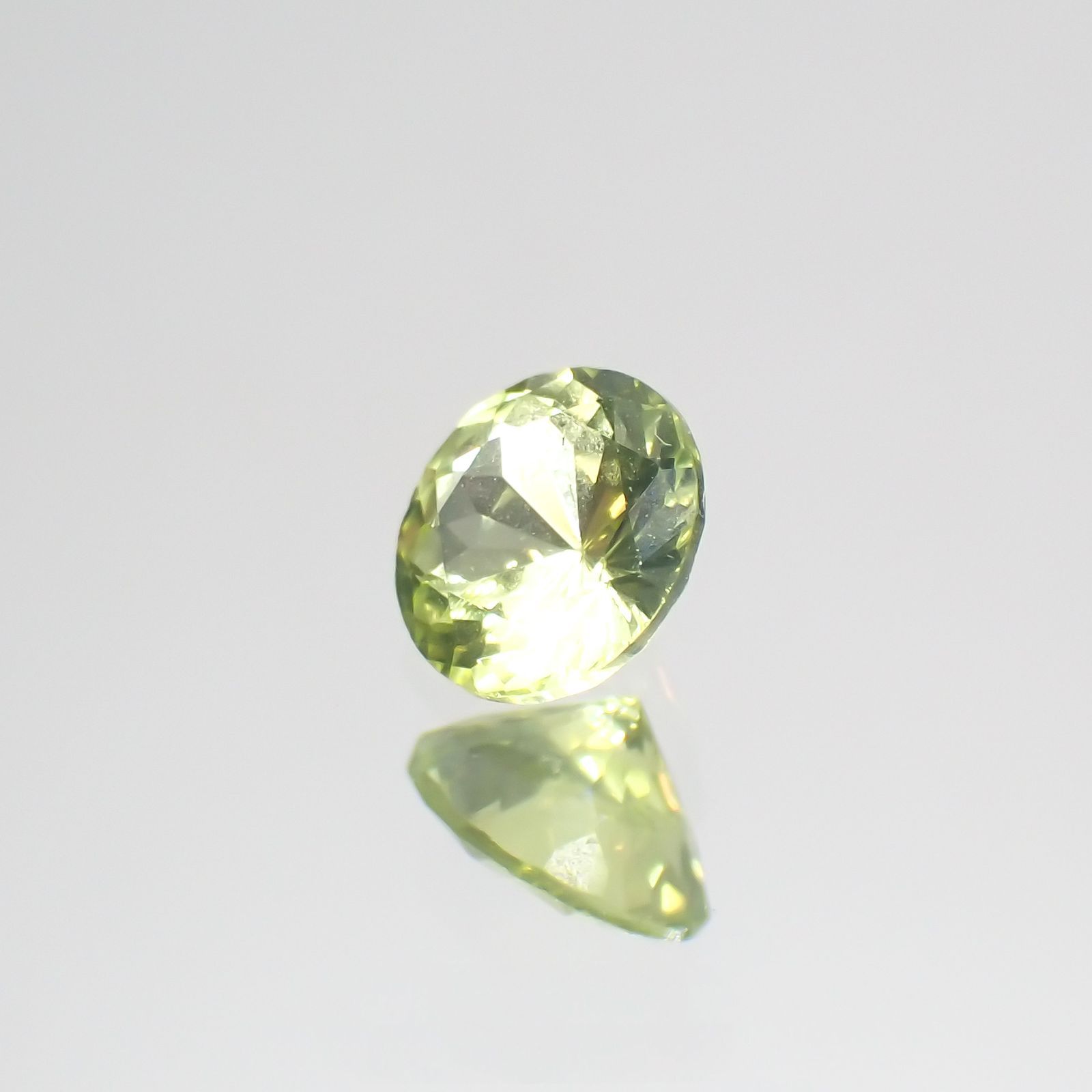 クリソベリル(宝石名クリソベリル)マダガスカル産 0.34ct 識別済[220114489]4.2x4.2mm前後