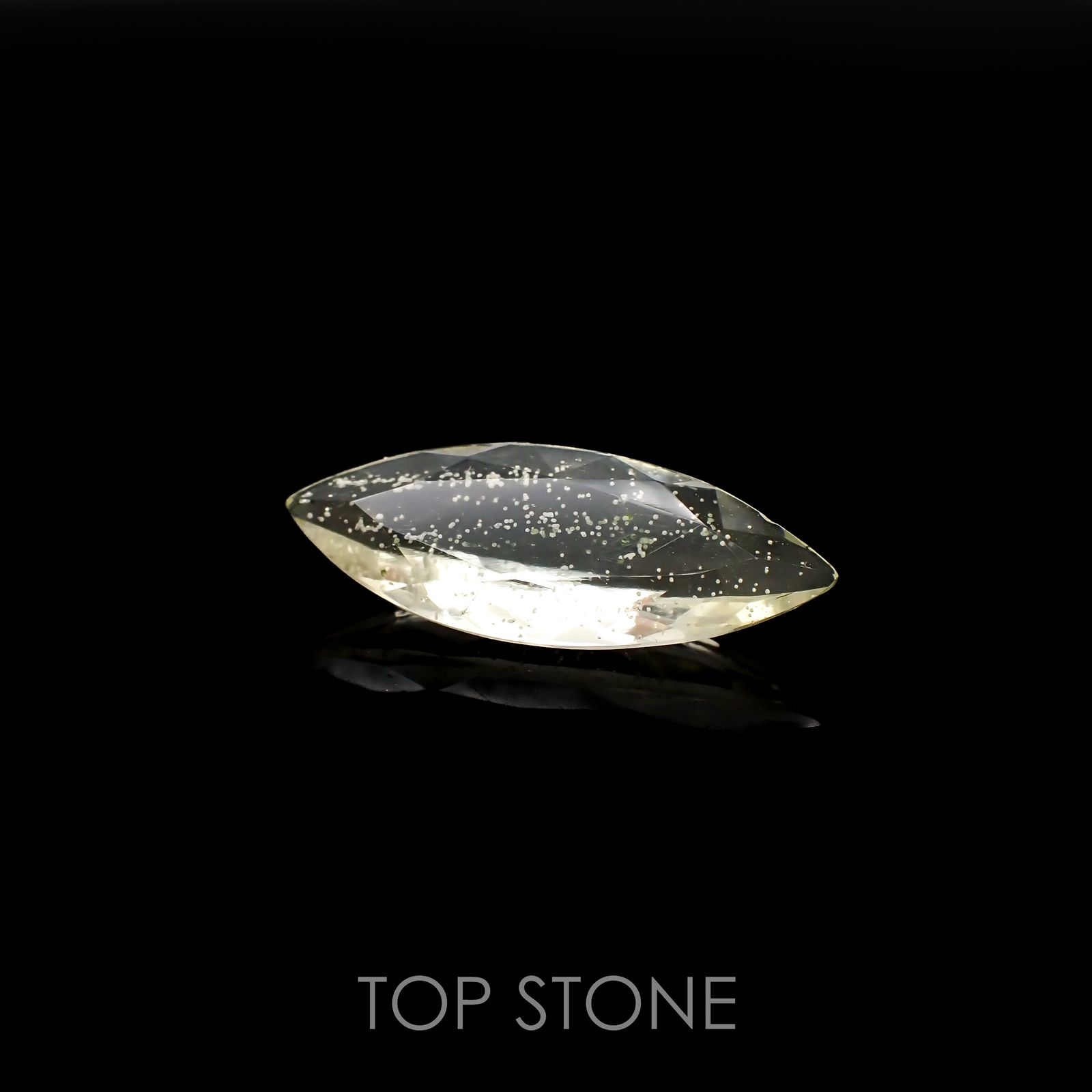 リビアングラス エジプト・リビア砂漠産 4.96ct[221018188]23.7x9.2mm前後