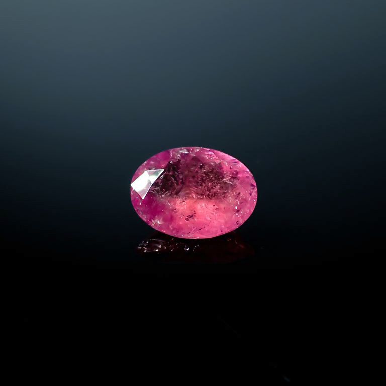ペツォッタイト(ラズベリル)(宝石名ペツォッタイト)マダガスカル産 4.145ct ソ付(彩珠)[241029299]12.5x9.5mm前後