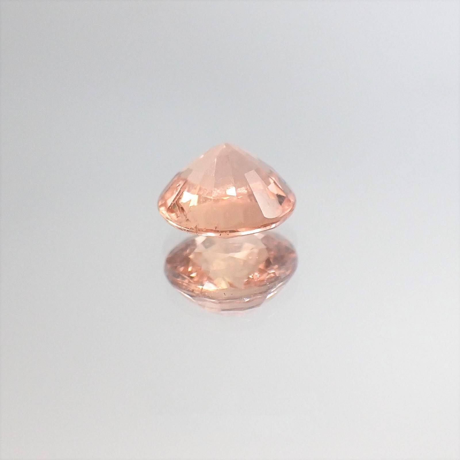 パパラチャサファイア スリランカ産 ルース 鑑別書付き 0.85ct[20062894]5.6×5.6mm前後