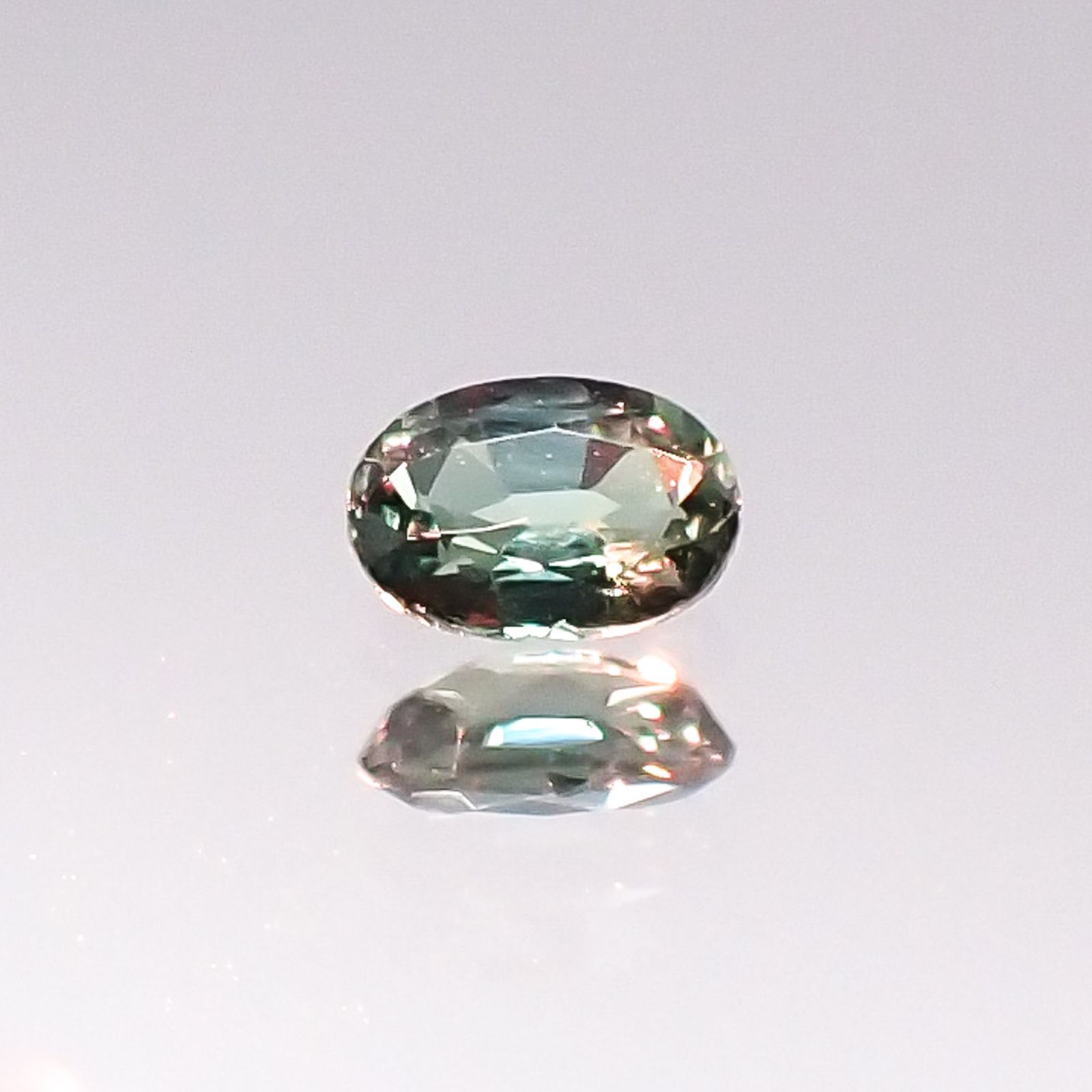 アレキサンドライト インド産 ルース 0.08ct[20095562]3.1×2.2mm前後