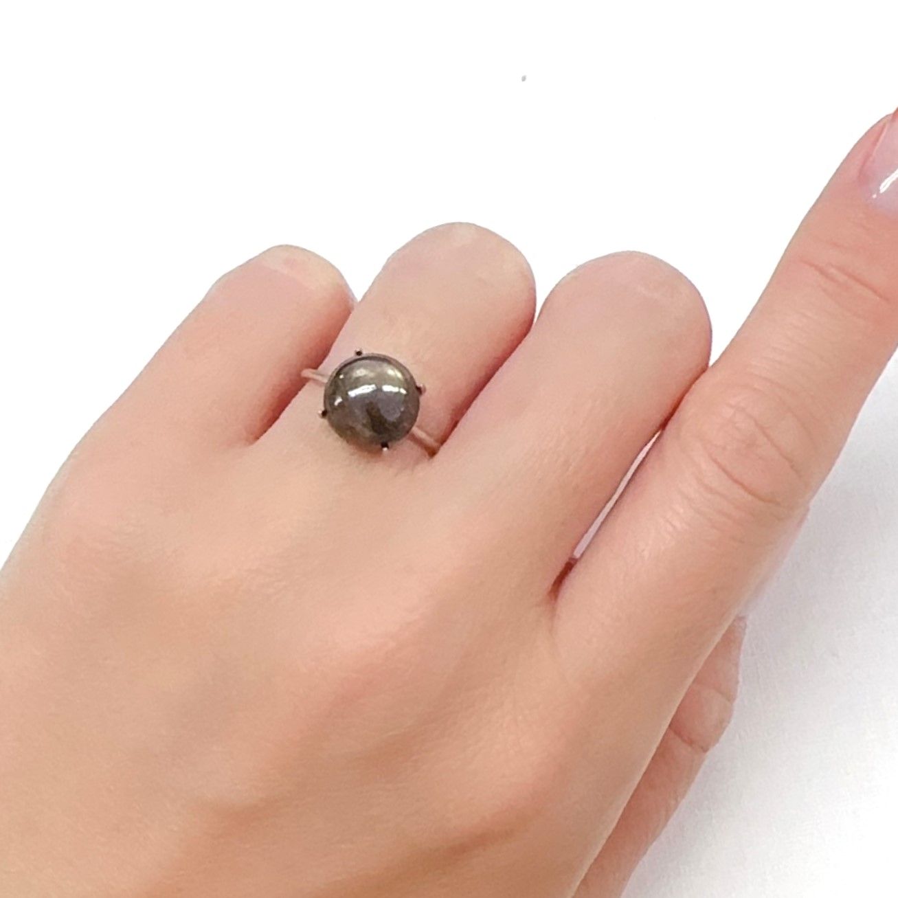 ゴールドシーンスターサファイア ケニア産 5.81ct[240527492]10.2x10mm前後
