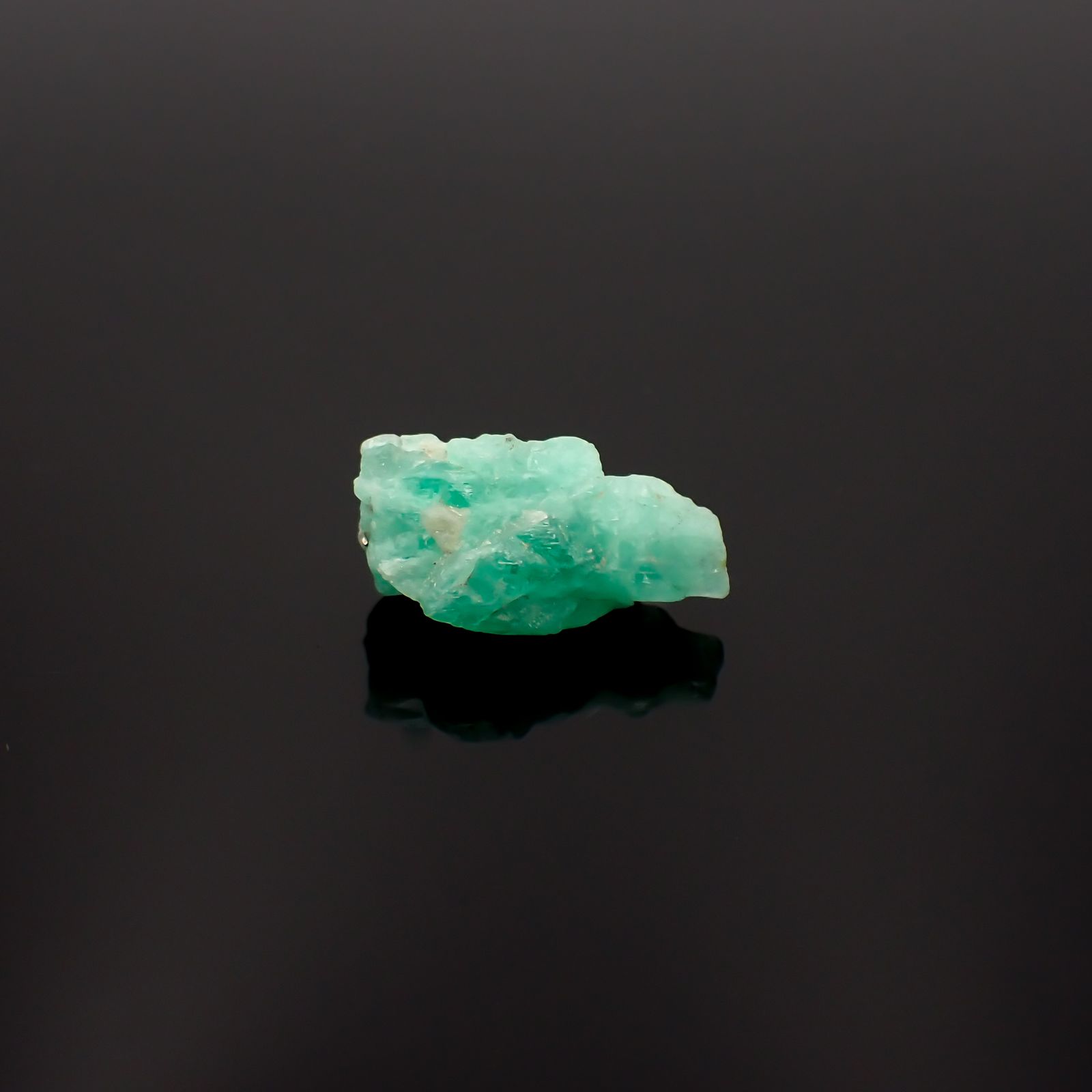 エメラルド原石 コロンビア産 11.22ct[230421707]19.4x11.2mm前後