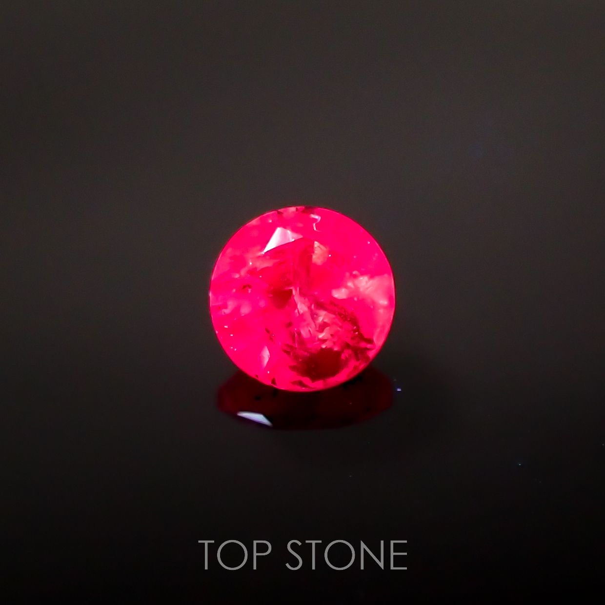 ウィンザーサファイア タンザニア・ウィンザー産 0.38ct[221018387]4.2x4.2mm前後
