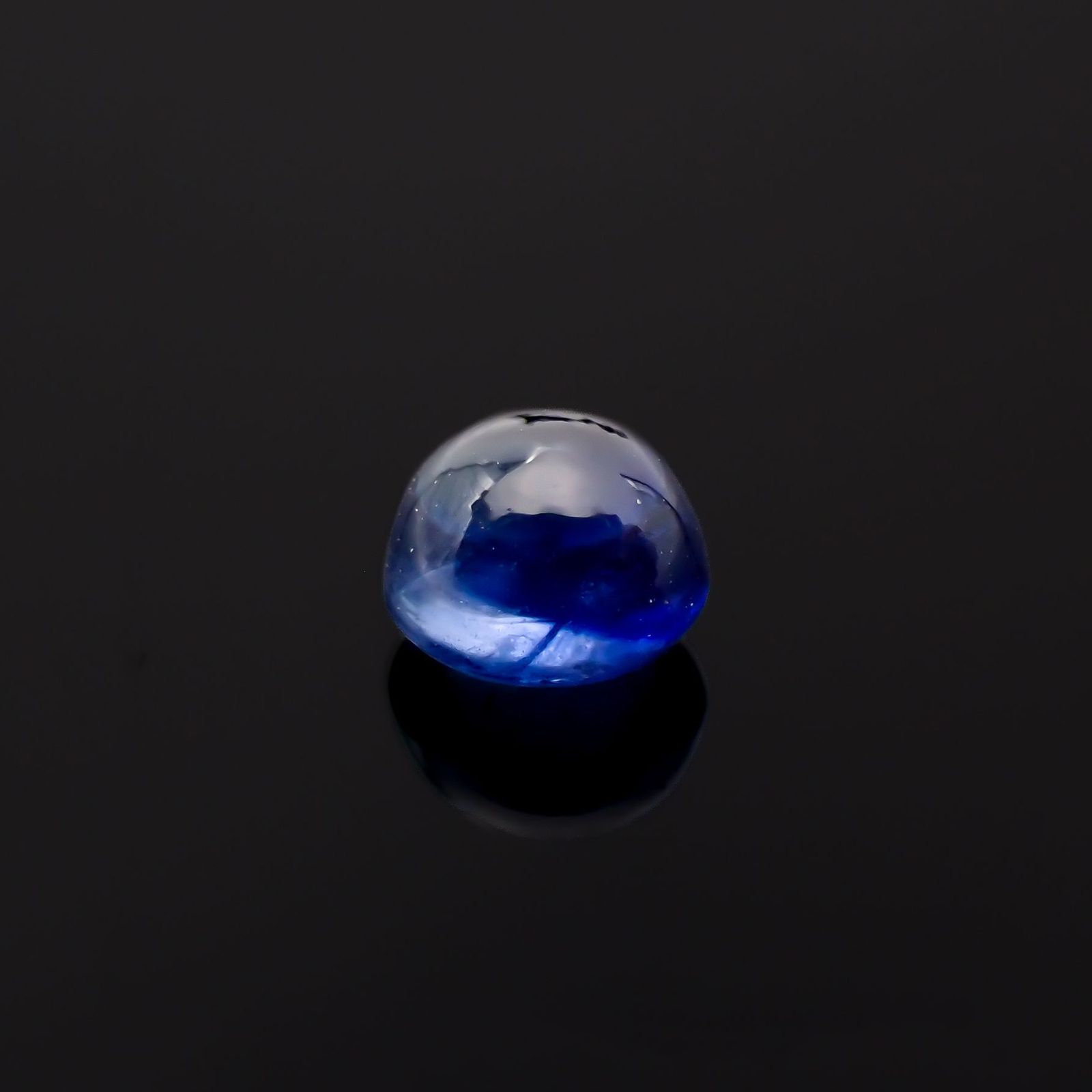 サファイア(宝石名ブルー・サファイア)スリランカ/マダガスカル産 0.41ct 識別済[230923436]3.8x3.7mm前後