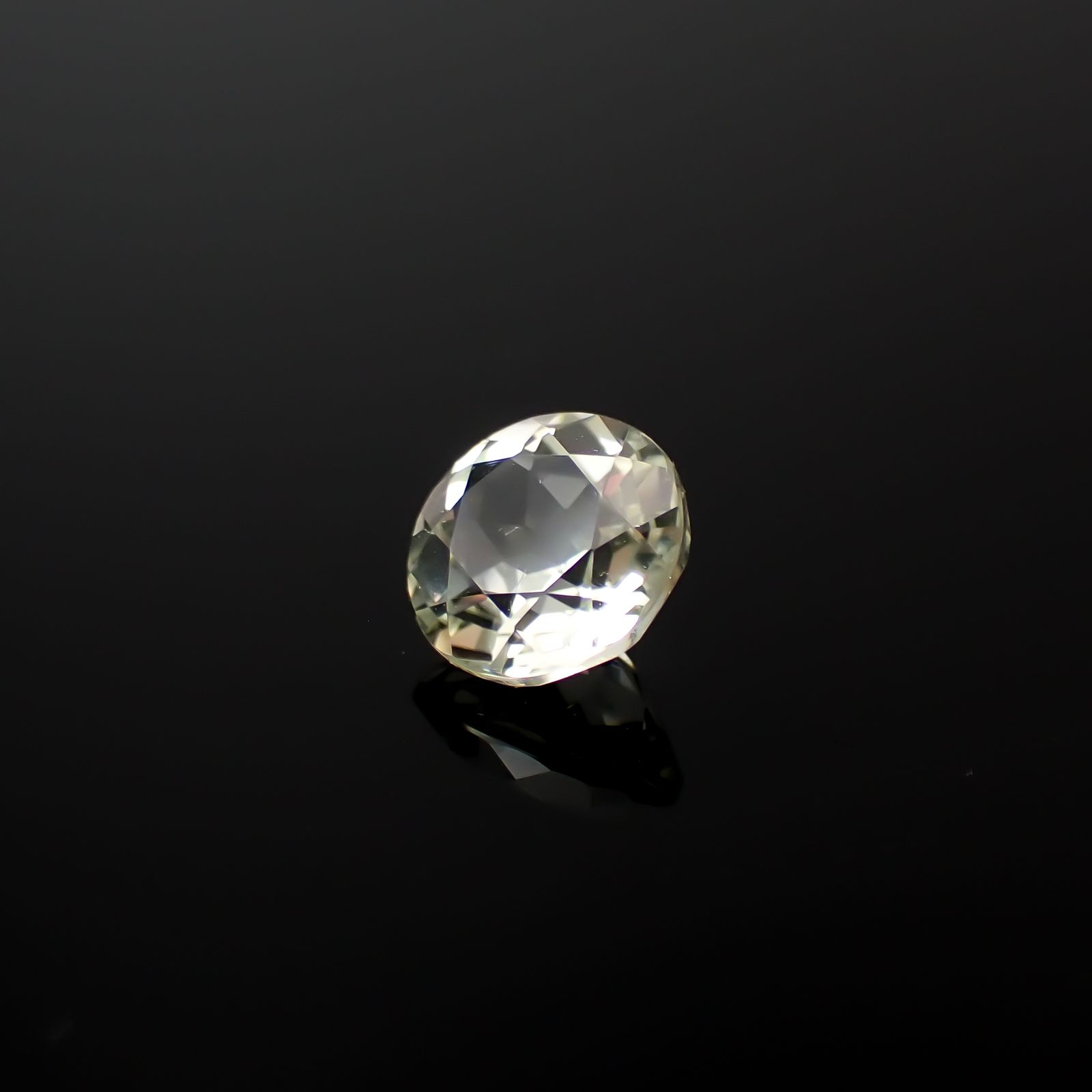 トリフェーン アフガニスタン/ブラジル産 2.26ct[240628444]8.1x8.1mm前後