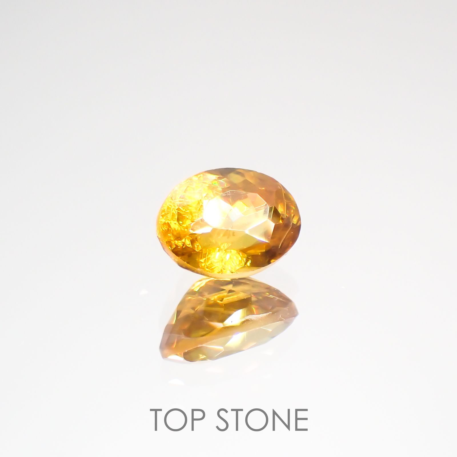 ゴールデンスフェーン マダガスカル産 ルース 1.48ct[210812759]7.8×5.7mm前後