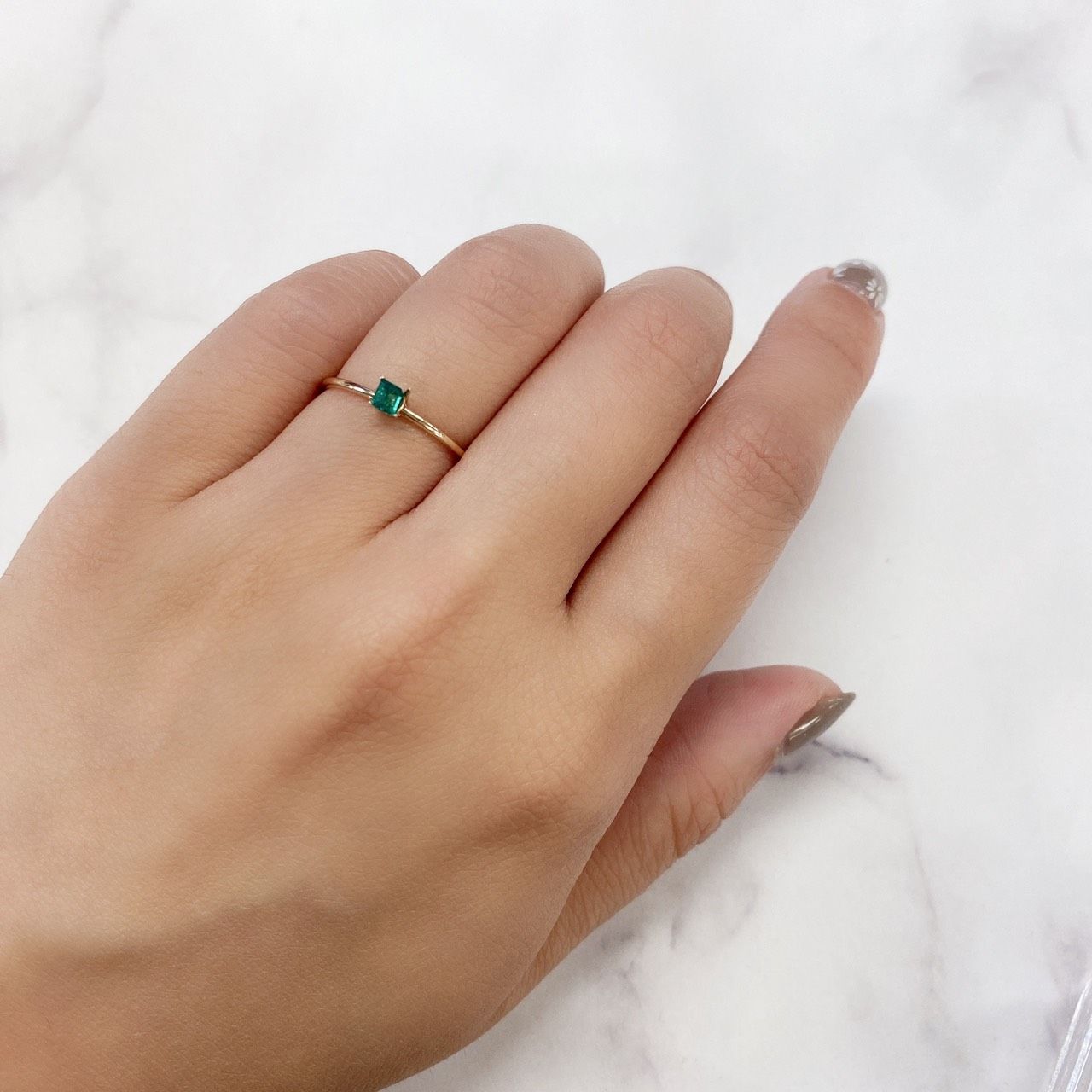 エメラルド(宝石名エメラルド) コロンビア産 0.13ct 識別済[201912839]3.2×2.5mm前後