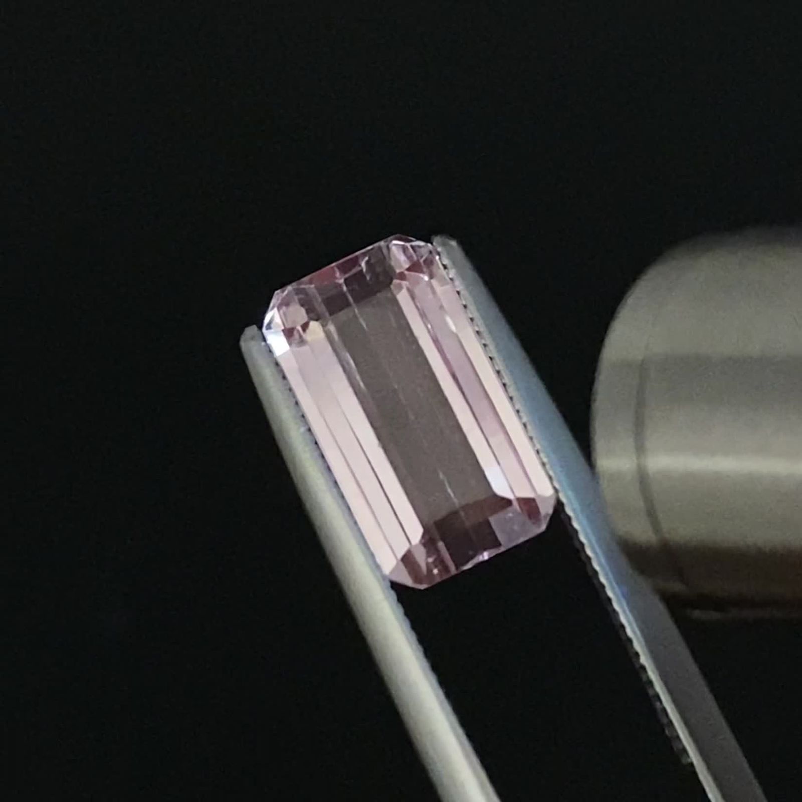 クンツァイト アフガニスタン産 2.78ct / 11.2x6.4mm前後 [231225138