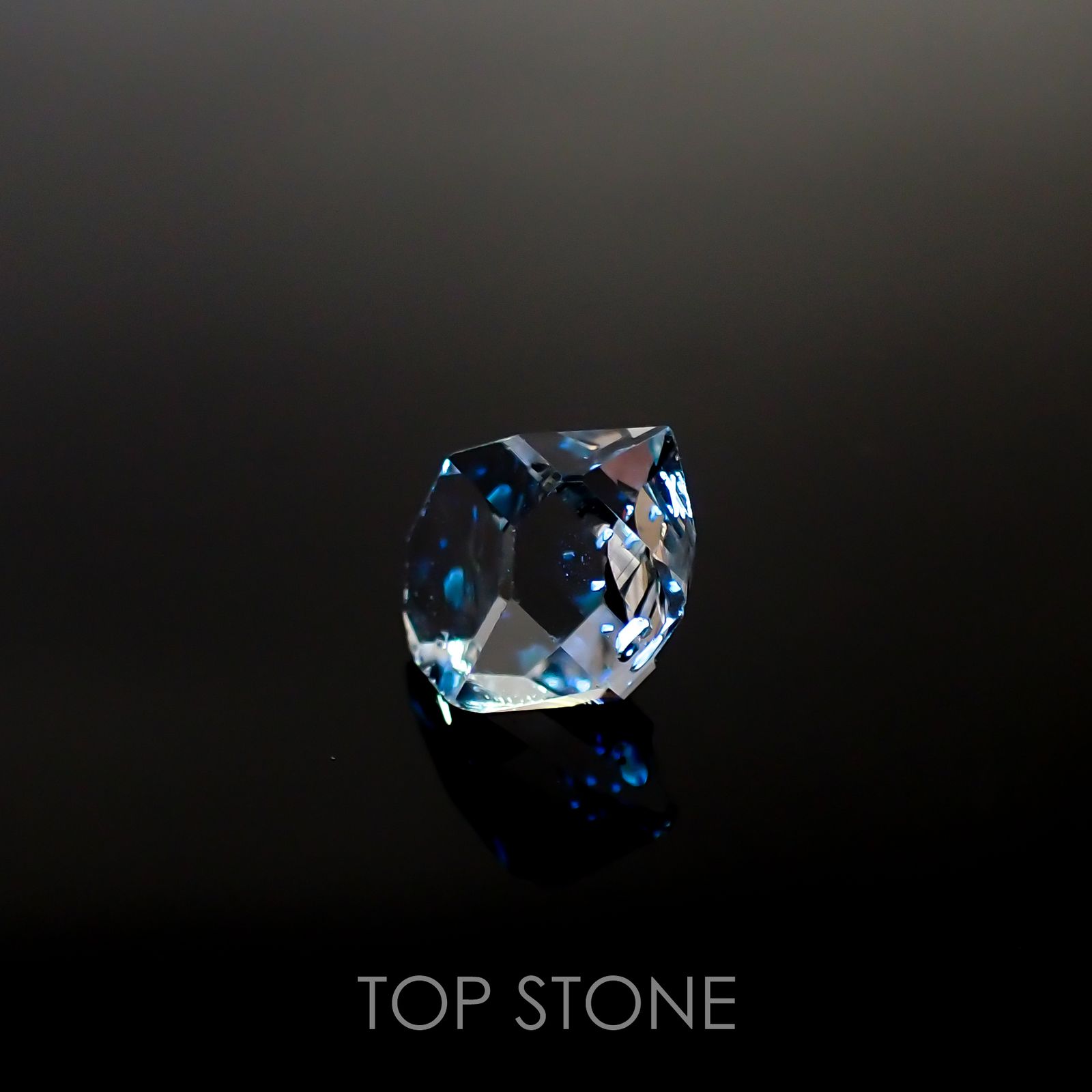 オイルインクォーツ パキスタン産 ルース 3.72ct[210811437]11.4×9.2mm前後