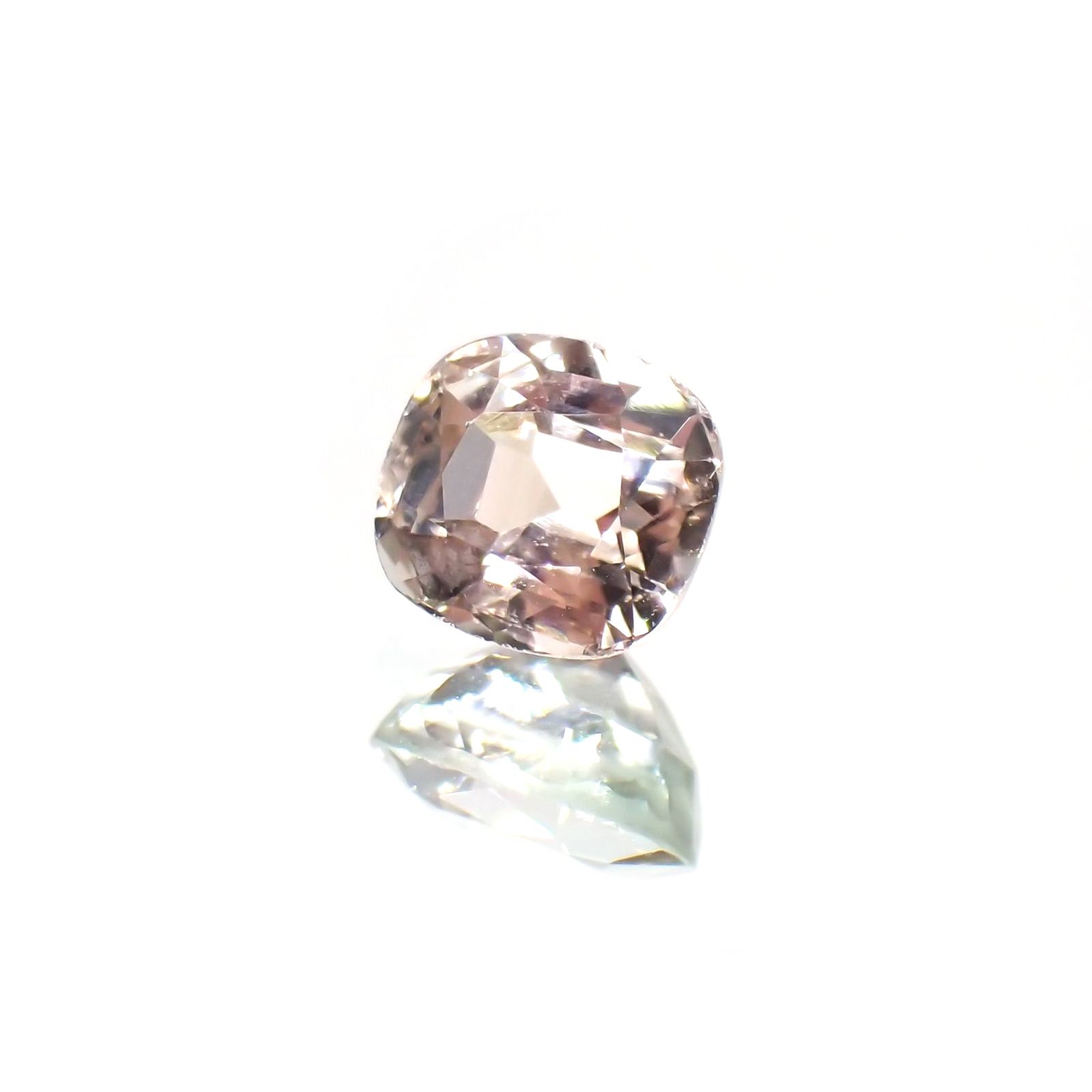 ピンクトルマリン アフガニスタン産 0.82ct[220114262]5.7x5.2mm前後