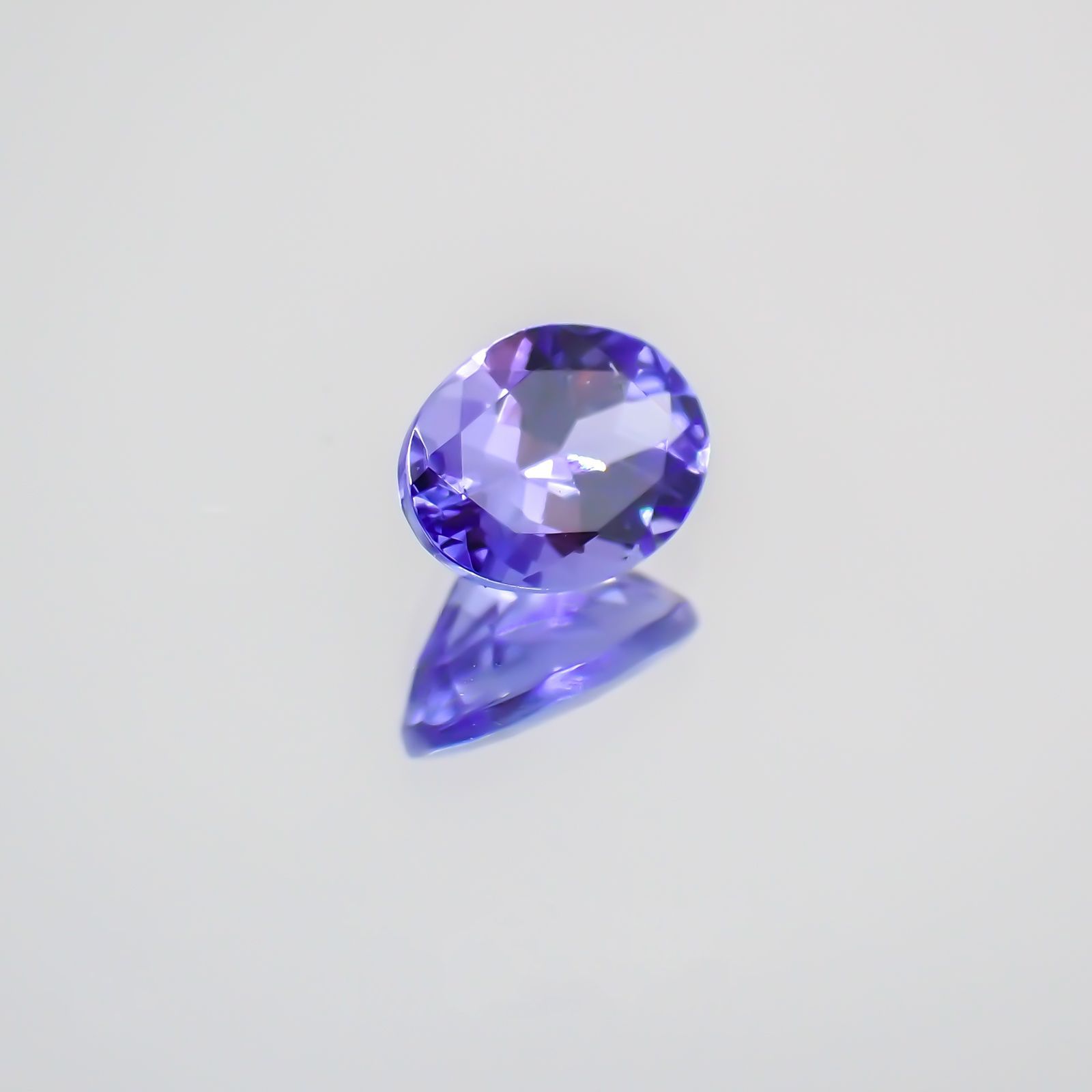 タンザナイト(宝石名タンザナイト) タンザニア産 0.33ct 識別済[210510074]5.1×3.7mm前後