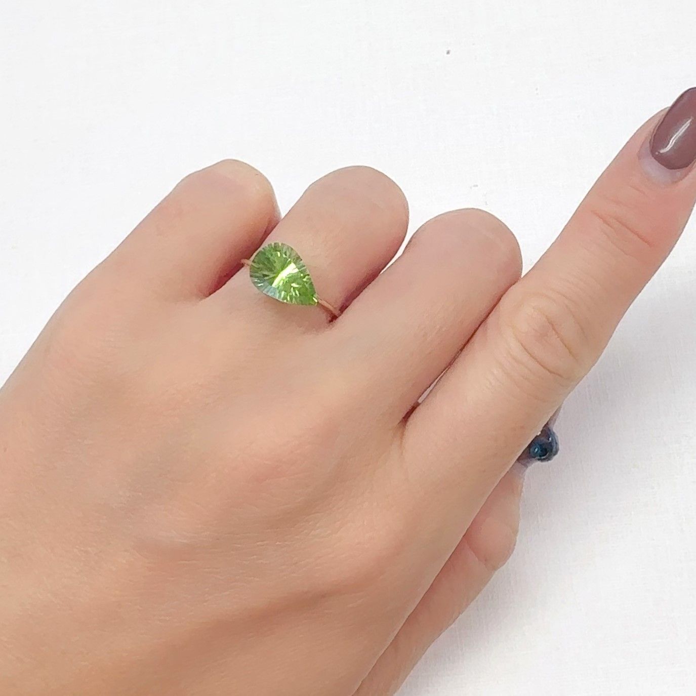 ◇コンケーブカット◇ルドウィジャイトインペリドット パキスタン産 3.04ct[240628422]11.5x7.8mm前後