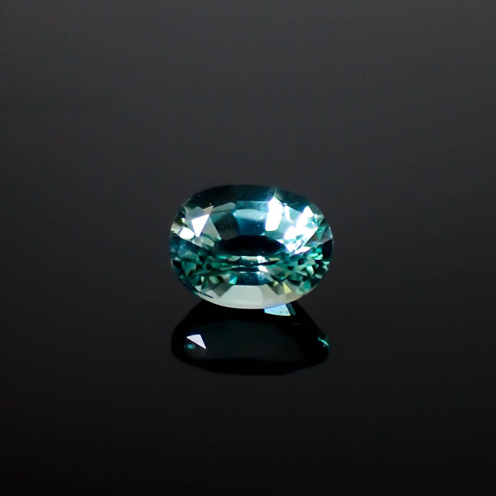 ミントベリル ナイジェリア産 0.31ct [250430200]4.9x3.7mm前後