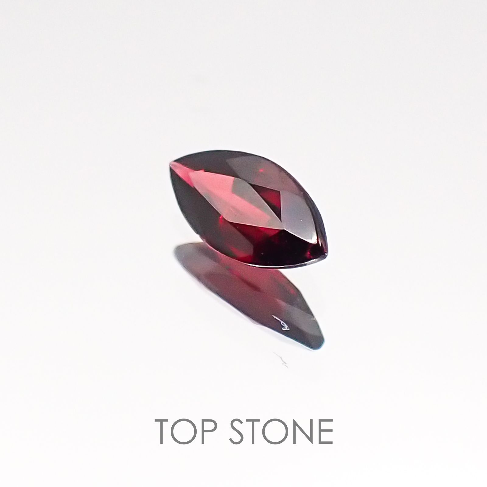 レッドスピネル タンザニア産 ルース 0.14ct[20117692]5×2.5mm前後