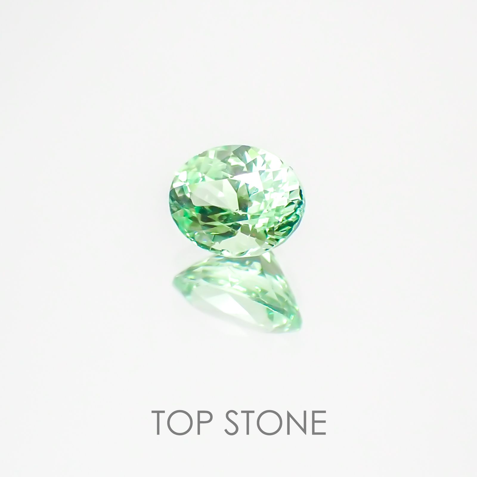 ミントガーネット タンザニア産 ルース 0.49ct[20127911]5.3×4.1mm前後