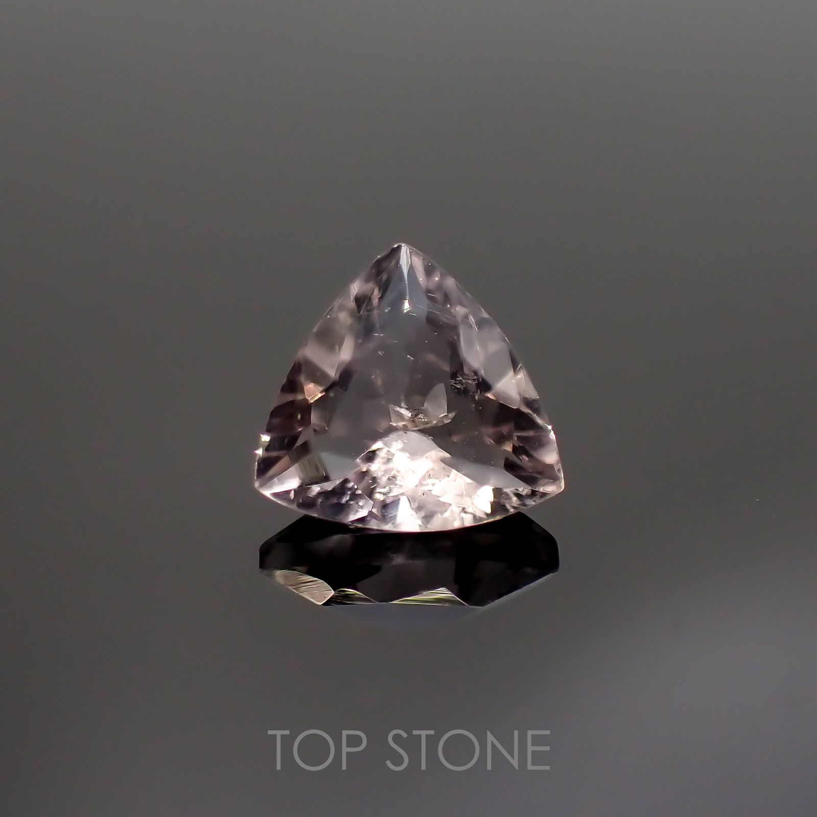 フローライト フルオレッセンス(宝石名フルオライト)イギリス・ロジャリー鉱山産 0.73ct 識別済[211113779]6x5.9mm前後