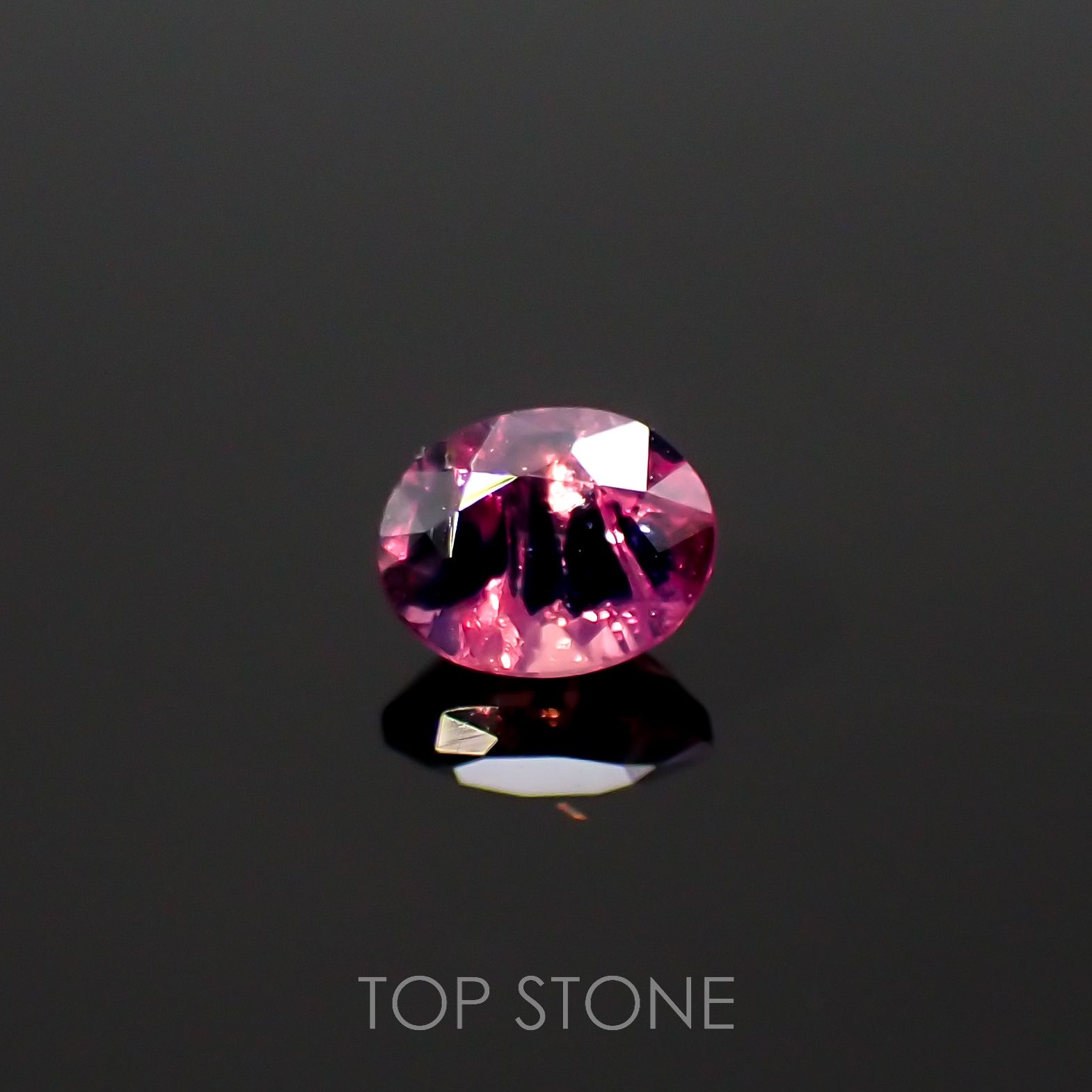 ウィンザーサファイア(宝石名サファイア)タンザニア・ウィンザー産 0.35ct 識別済[220616154]4.4x3.5mm前後