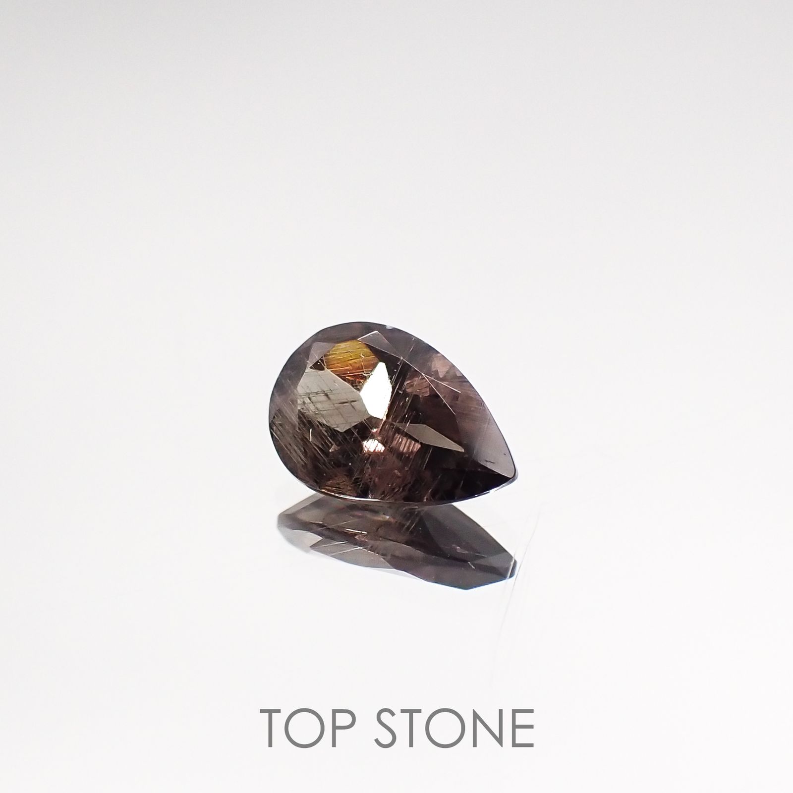カラーチェンジガーネット タンザニア・マダガスカル産 ルース 0.45ct[210611193]6.2×4mm前後