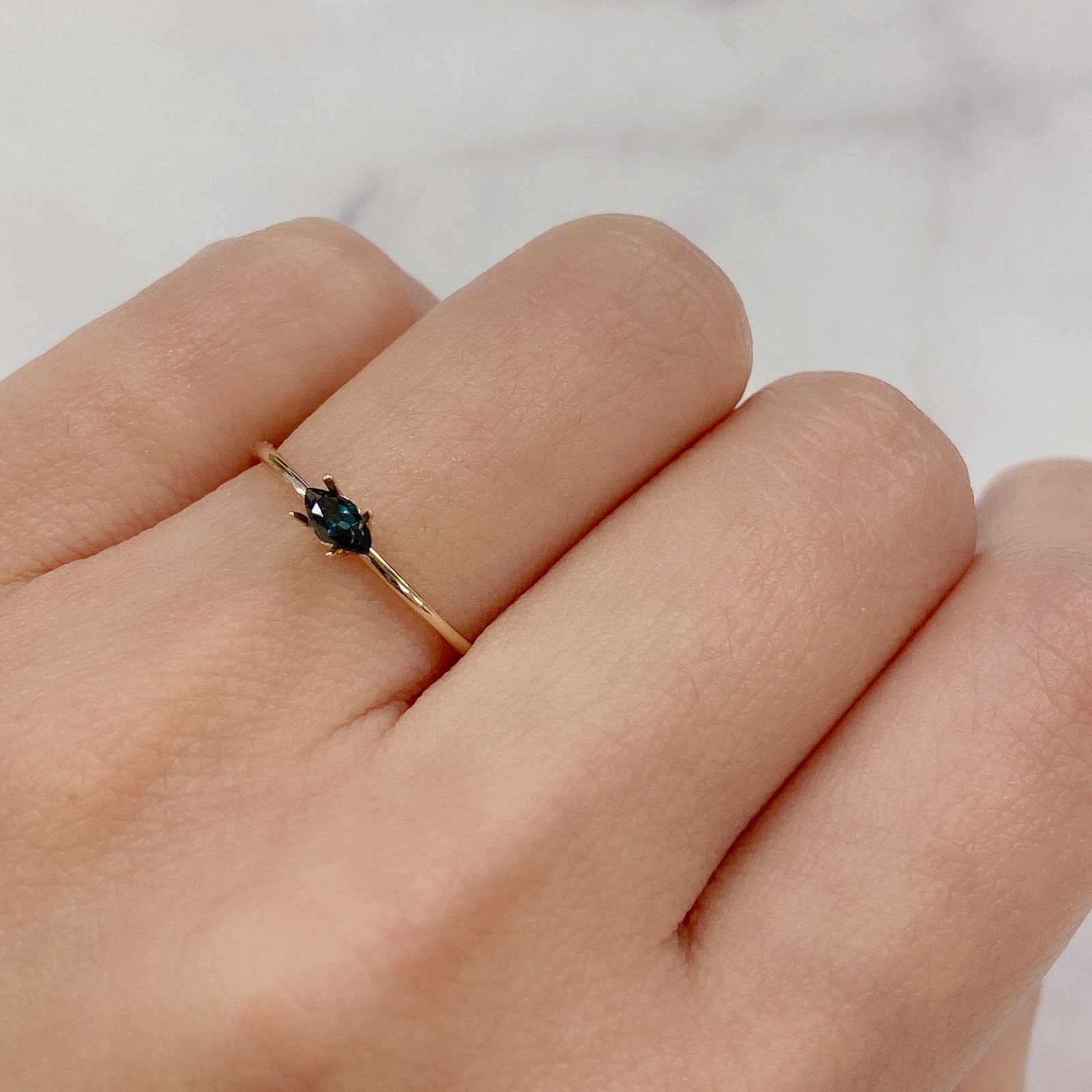 カラーチェンジガーネット(アレキタイプ)(宝石名ガーネット/カラーチェンジタイプ) マダガスカル・ベキリー産 0.15ct 識別済[20106598]5×2.4mm前後