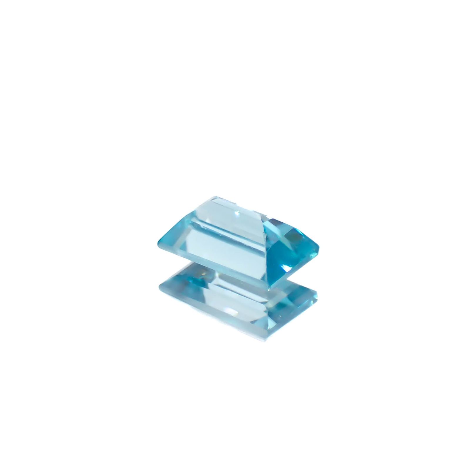 ブルージルコン カンボジア産 0.93ct [241229627]6.1x3.8mm前後