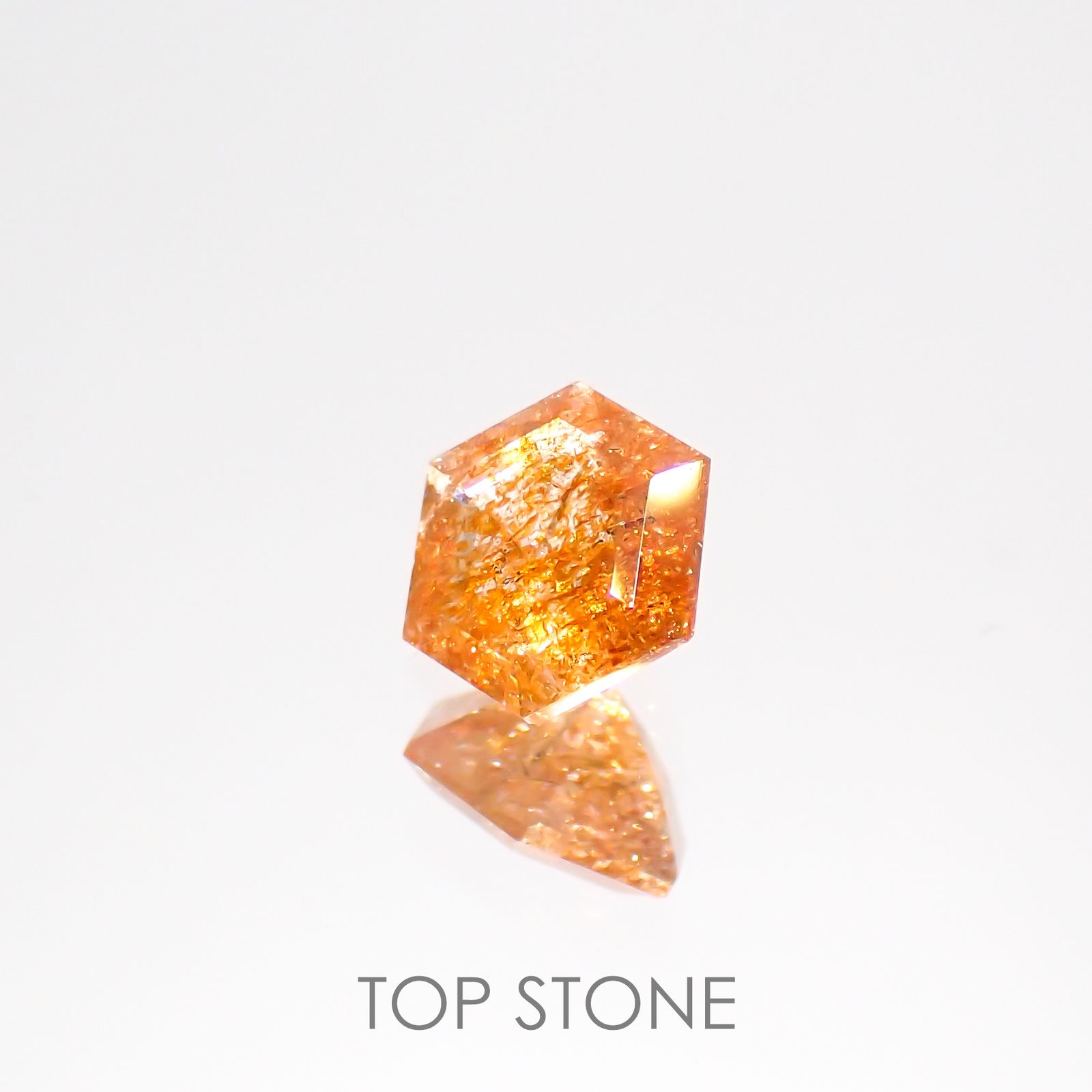 ◇ヘキサゴンカット◇イリュージョンサンストーン インド産 0.41ct[220115485]4.8x4.8mm前後