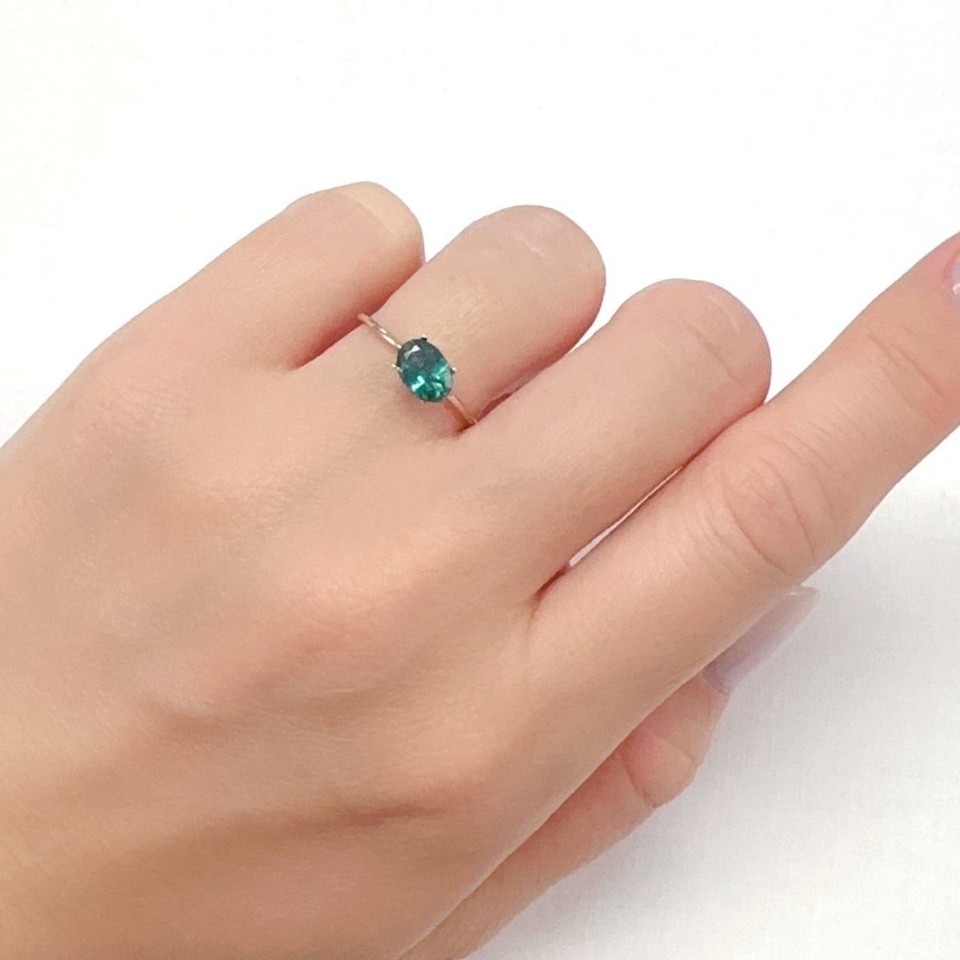 ノーブルモロキサイト マダガスカル産 0.73ct[240326547]7x5mm前後