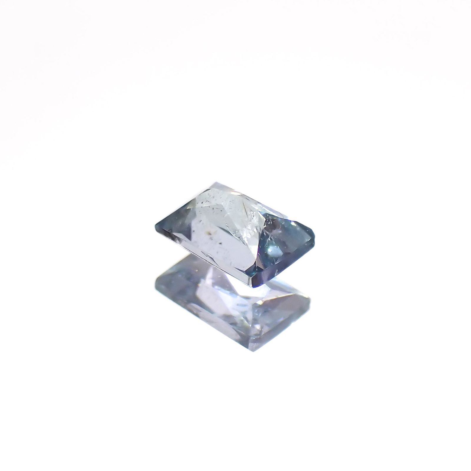 ブルーグリーンコーネルピン(宝石名コーネルピン)タンザニア産 0.15ct 識別済[240219242]3.4x2.3mm前後
