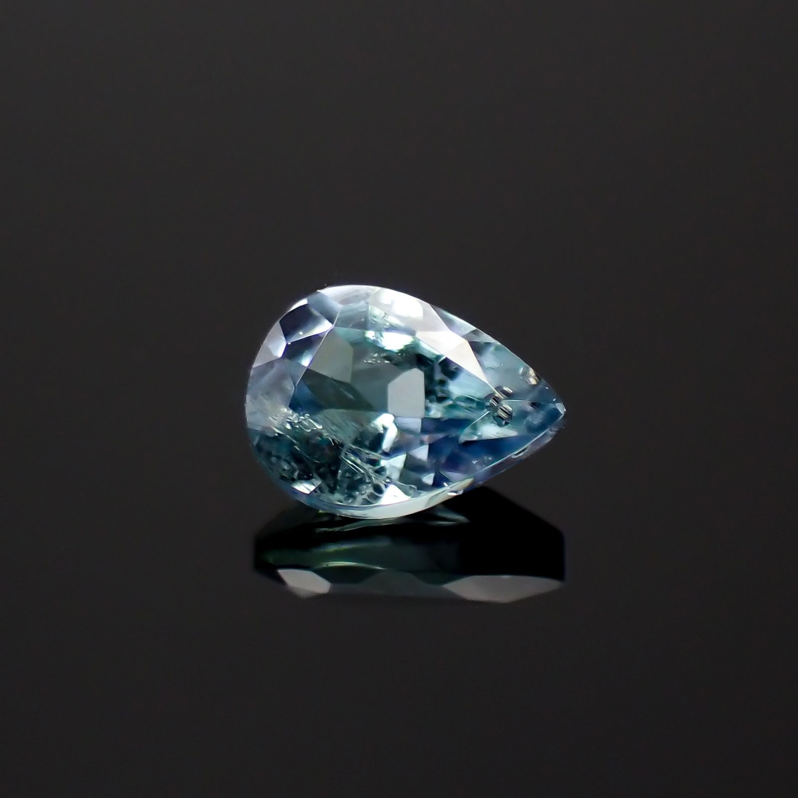 ブルーコーネルピン タンザニア産 0.13ct[230722856]3.8x2.7mm前後