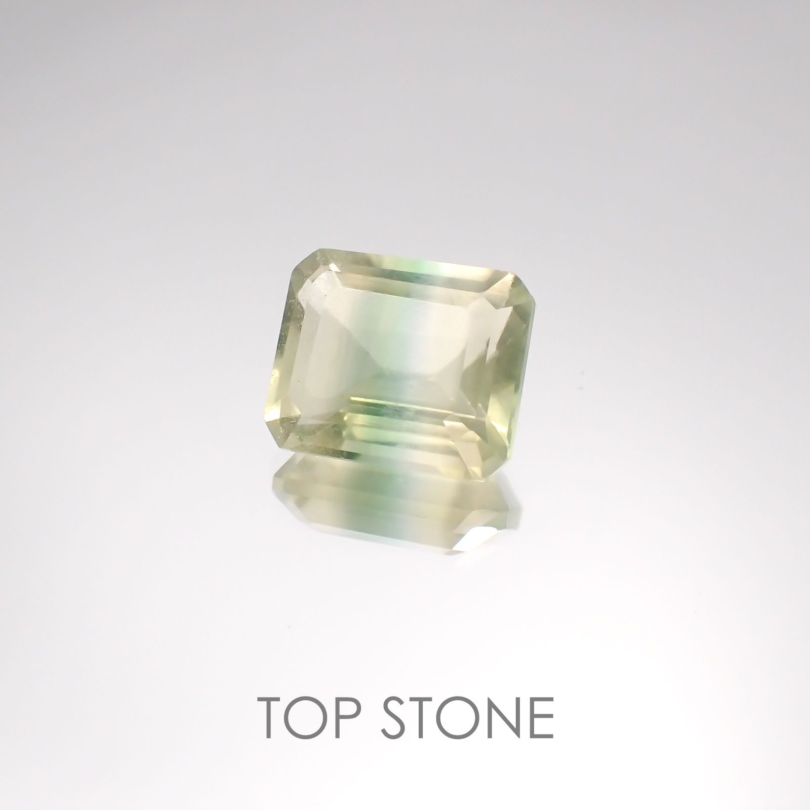 バイカラーフローライト ブラジル産 ルース 7.43ct[20128502]11.9×10mm前後
