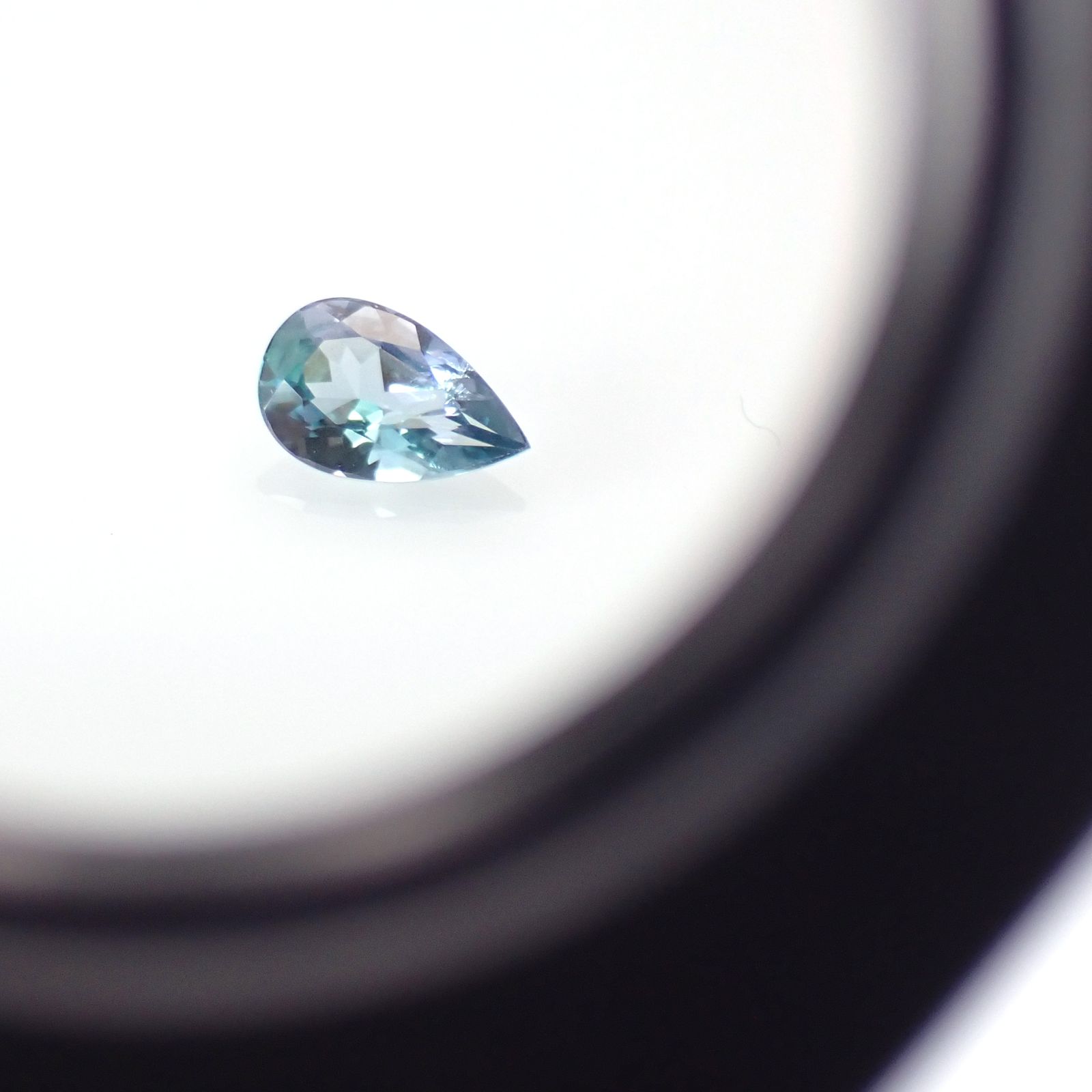 ブルーコーネルピン タンザニア産 0.28ct[231224499]5.7x3.6mm前後