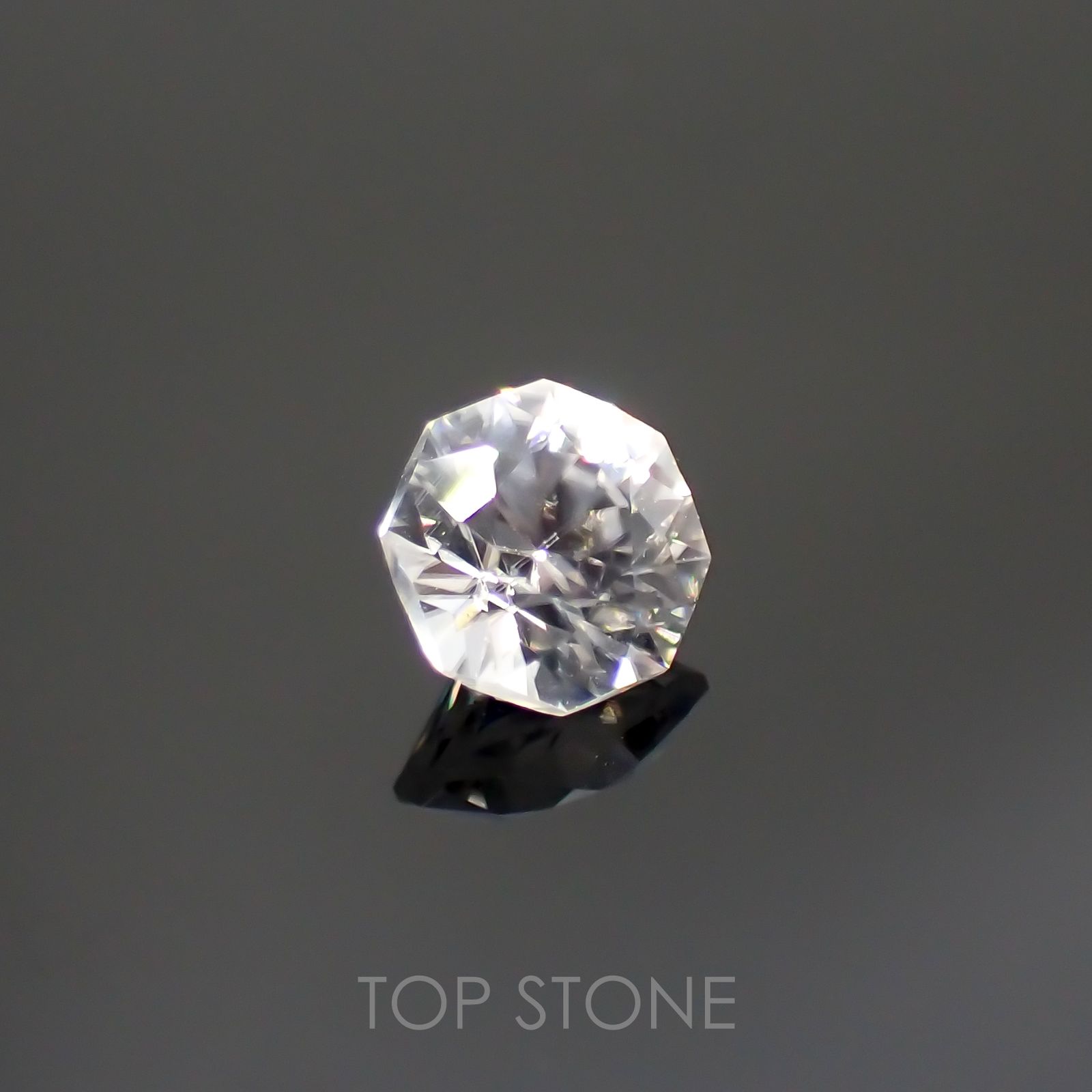 ◇オクタゴンカット◇カラーレスジルコン(宝石名ホワイト・ジルコン)スリランカ/カンボジア産 0.84ct 識別済[220114285]5x4.9mm前後