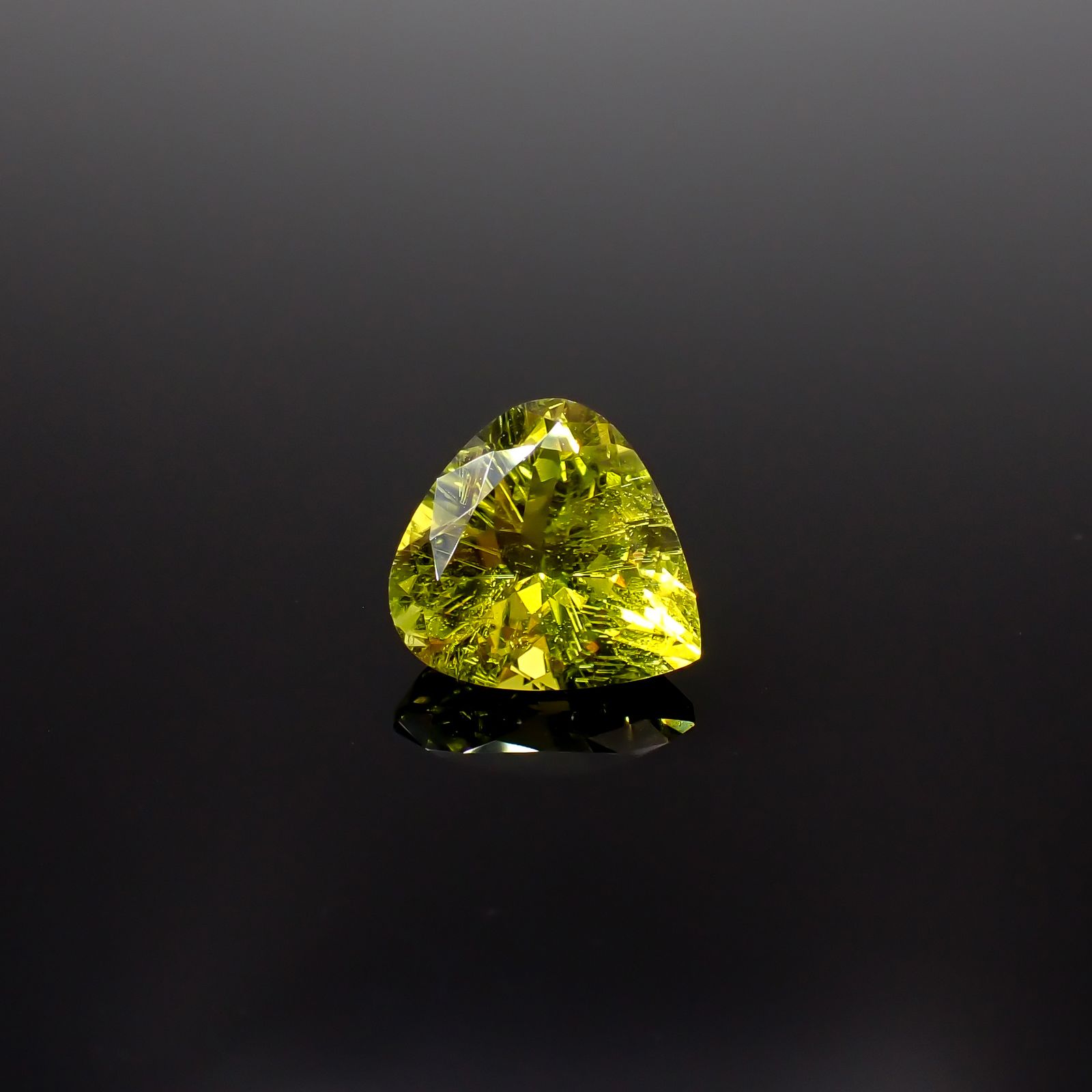 カナリートルマリン ザンビア産 4.80ct[231224527]11.7x11.3mm前後