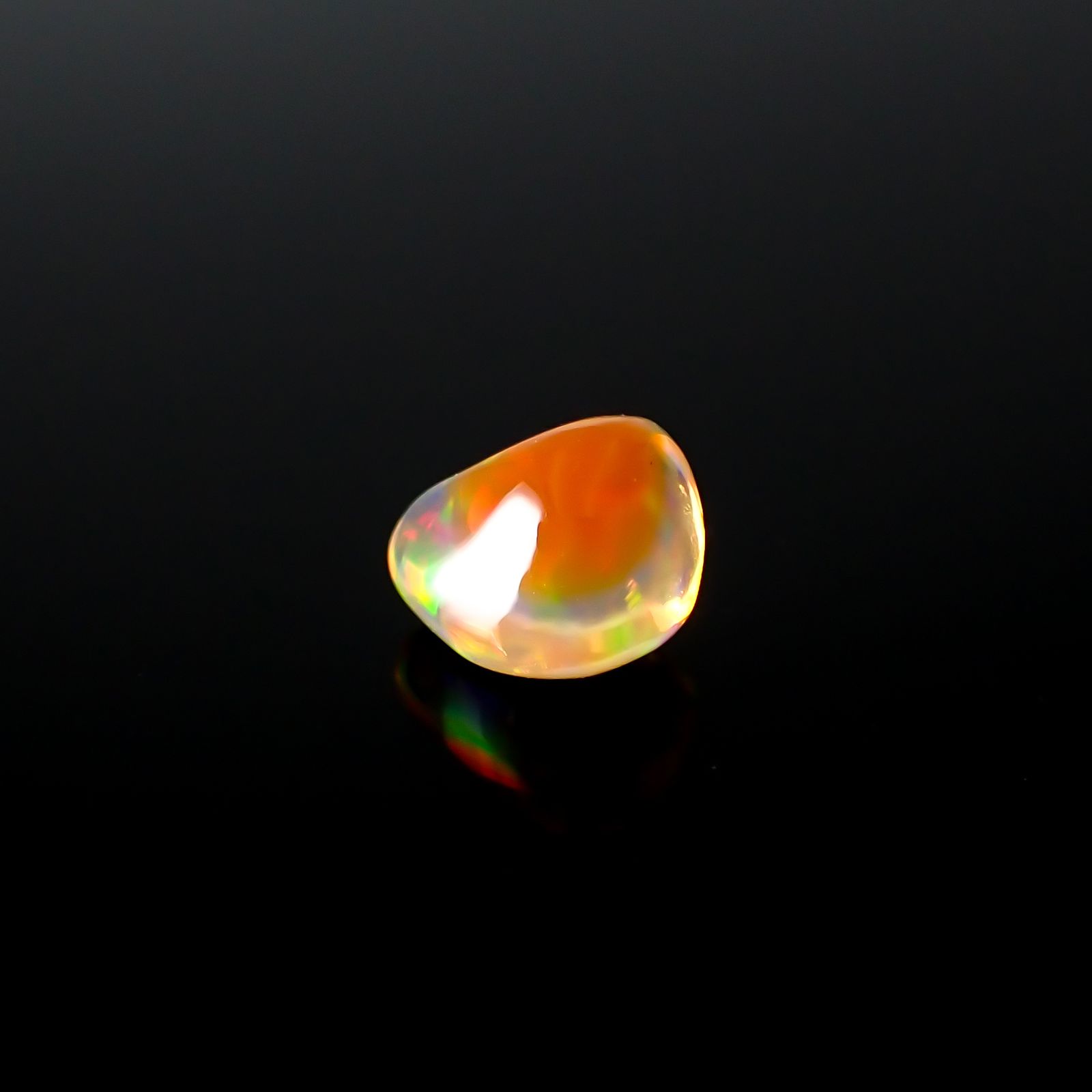 ファイヤーオパール 原石 メキシコ産 0.84ct[240125271]6.5x4.9mm前後