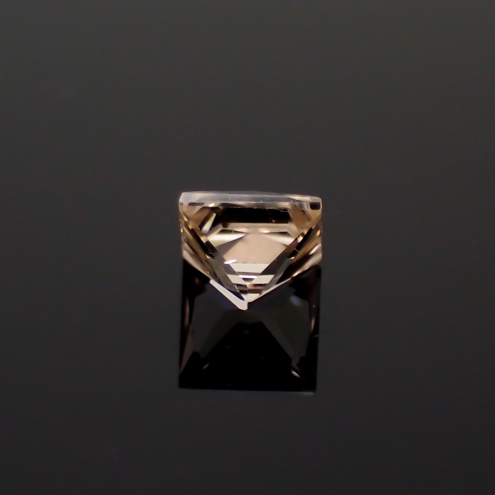 ◇プリンセスカット◇シャンパンカラージルコン スリランカ/カンボジア産 0.56ct[230421645]4x3.9mm前後