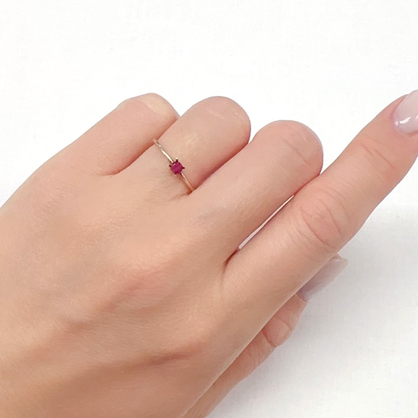 ◇オクタゴンカット◇ルビー(宝石名ルビー)モザンビーク/ミャンマー産 0.15ct 識別済[240326666]2.9x2.8mm前後