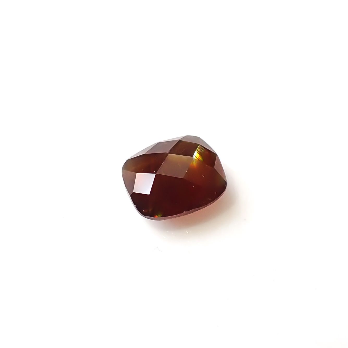 ◇リバーシブル・チェッカーカット◇レインボーガーネット 日本・奈良県産 0.76ct [250129681]5.5x4.6mm前後