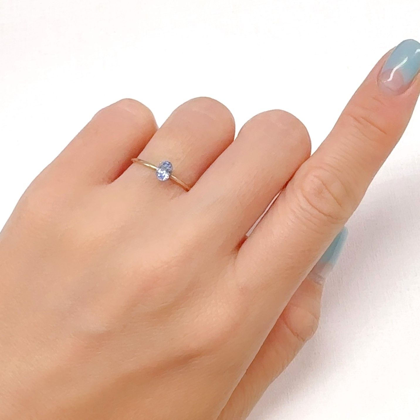 アイスブルーサファイア スリランカ産 0.42ct[240828661]5x3.9mm前後