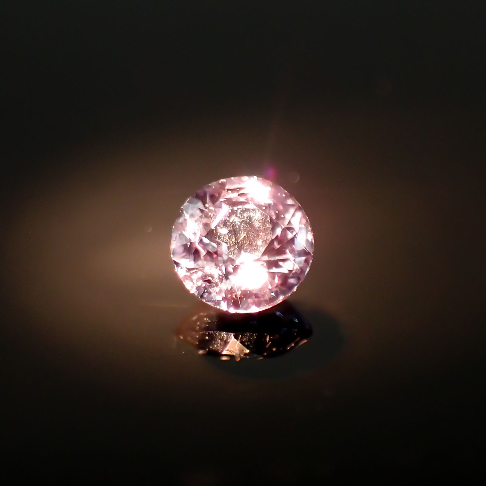 アレキサンドライト(宝石名アレキサンドライト)ブラジル産/EmeraldMains社製 0.124ct ソ付(彩珠)[231224616]3.1x3.1mm前後