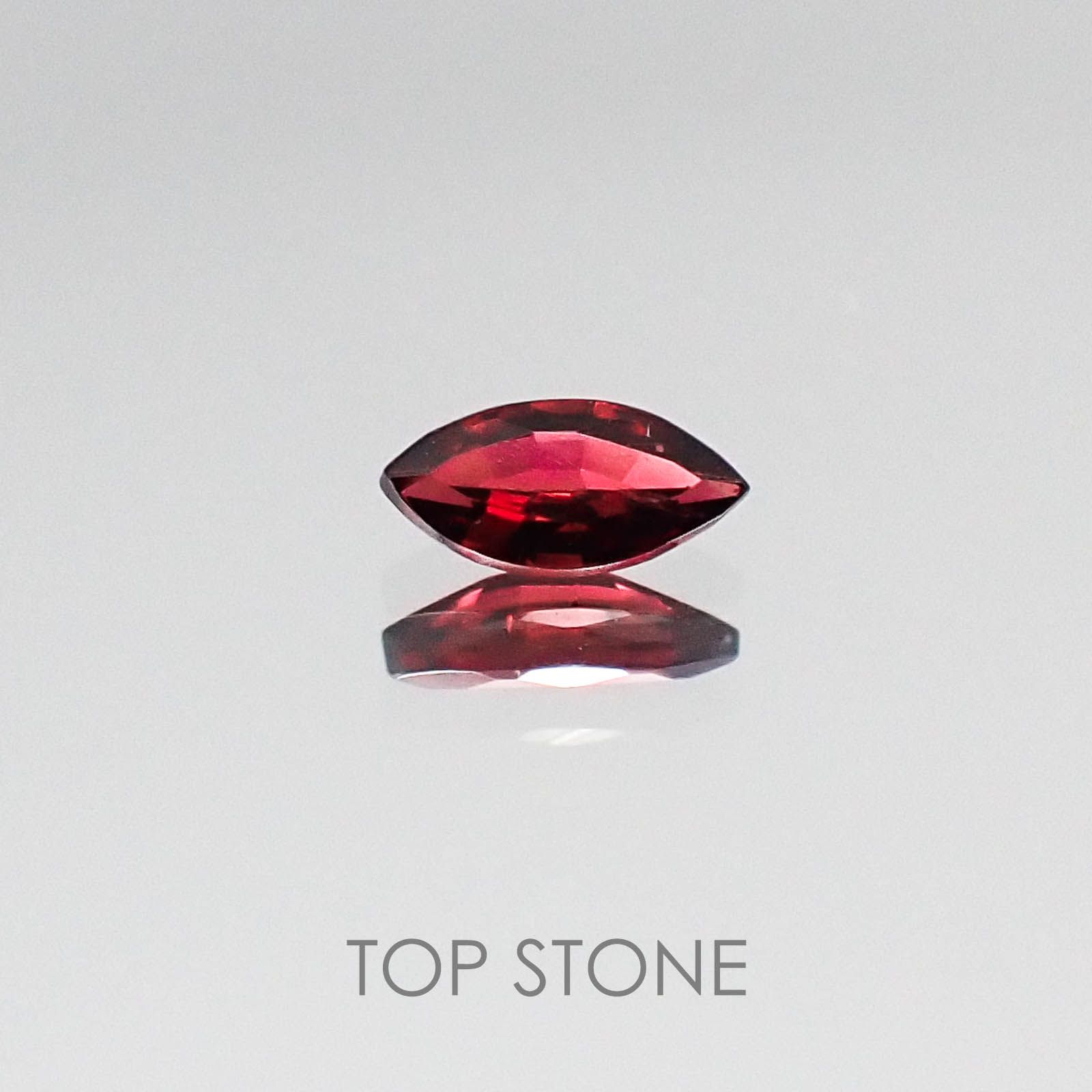 カラーチェンジガーネット 0.76ct ベキリー産ガーネット ペア