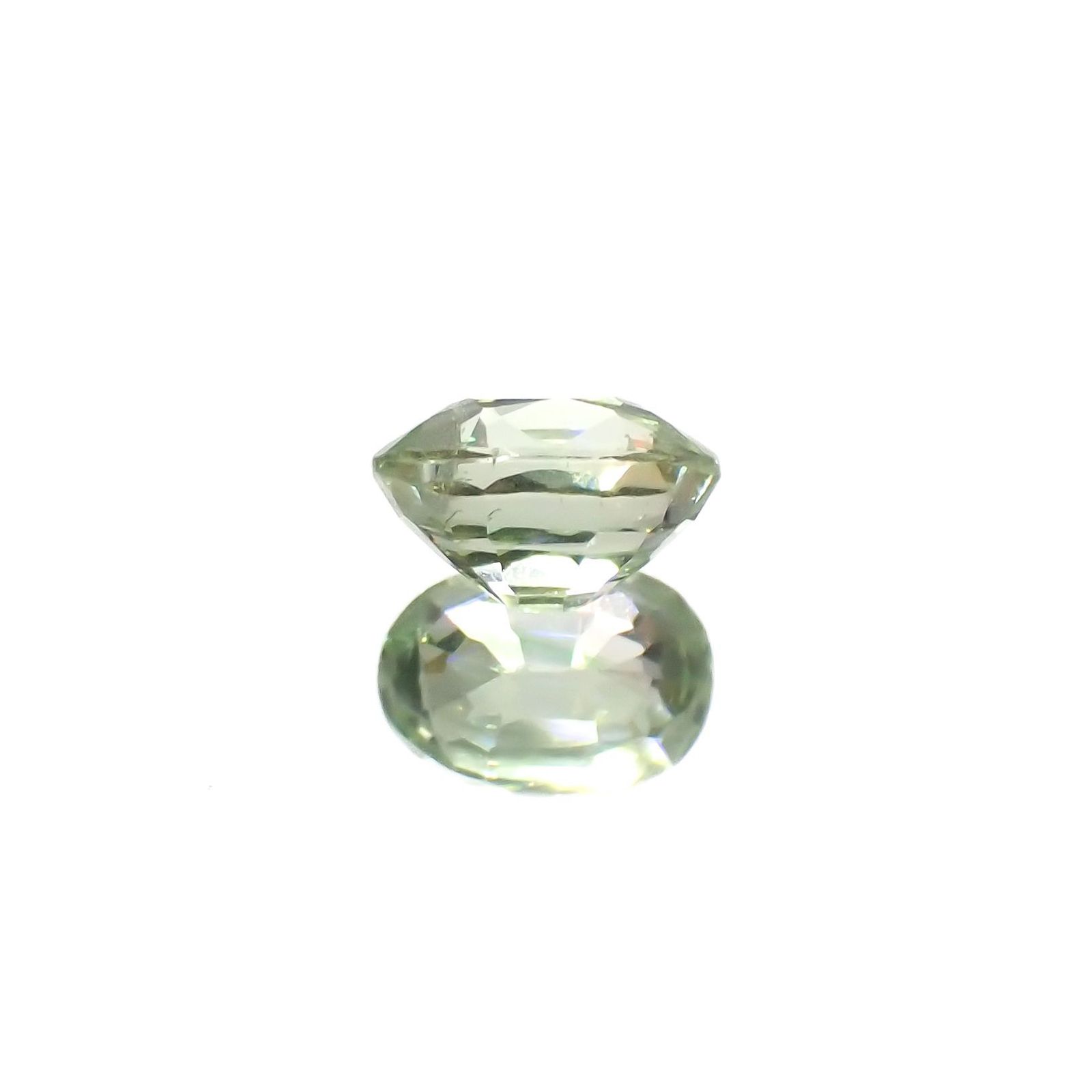 ミントガーネット(宝石名ガーネット)タンザニア産 識別済 0.66ct / 5.8x4mm前後 [251023064]