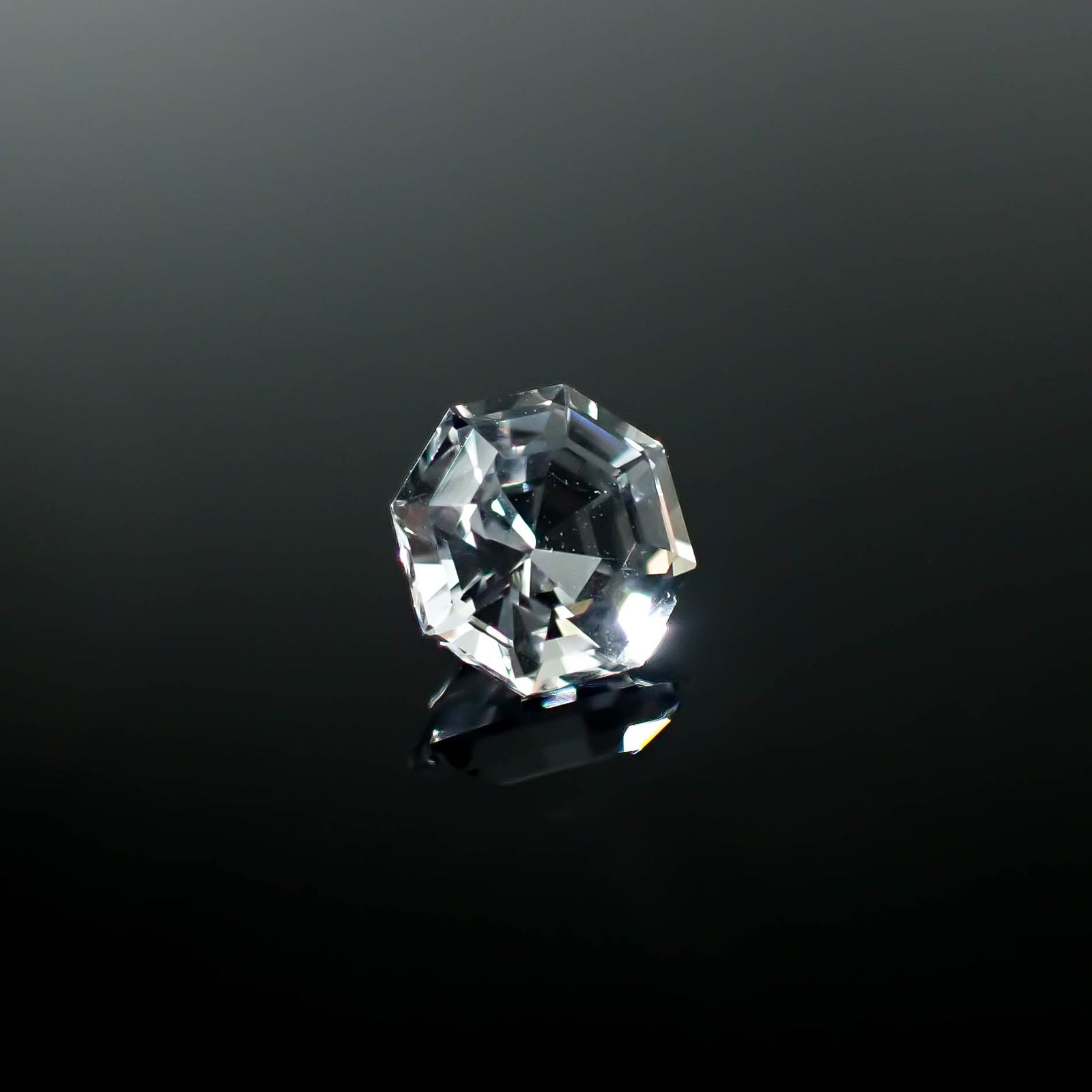 ◇オクタゴンカット◇レムリアンシードクリスタル(保証シール付き) ブラジル産 1.28ct / 7x6.9mm前後 [250730864]