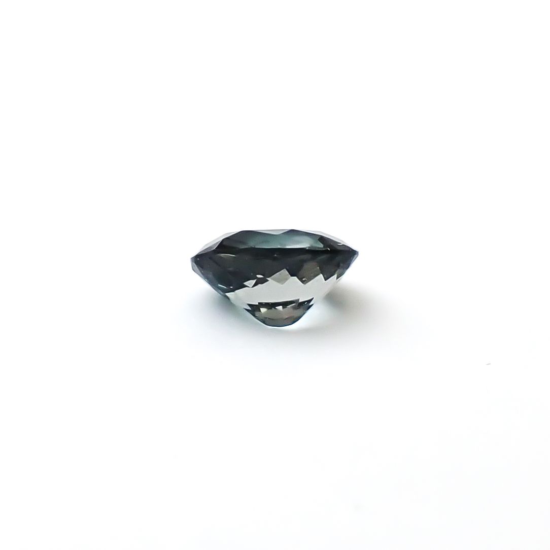 サファリン スリランカ産 0.11ct / 3.3x2.7mm前後 [260432060]