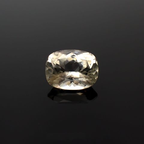 アラゴナイト フォスフォレッセンス(宝石名イエロー・アラゴナイト)チェコ共和国産 1.379ct ソ付[221018473]7.9x6.1mm前後