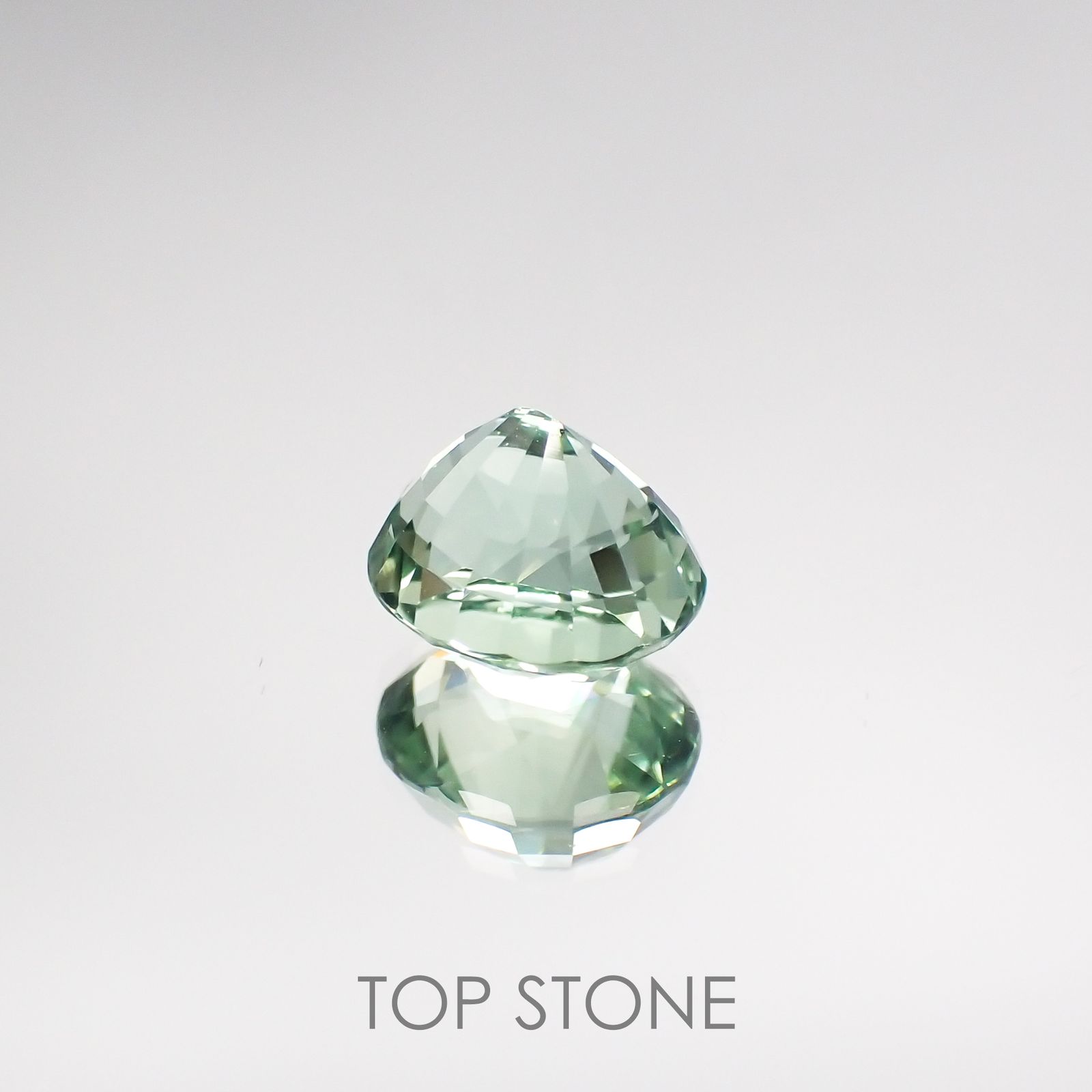 ミントトルマリン(宝石名ライトグリーン・トルマリン) ルワンダ産 2.082ct ソ付(彩珠)[210711597]7.9×7.1mm前後