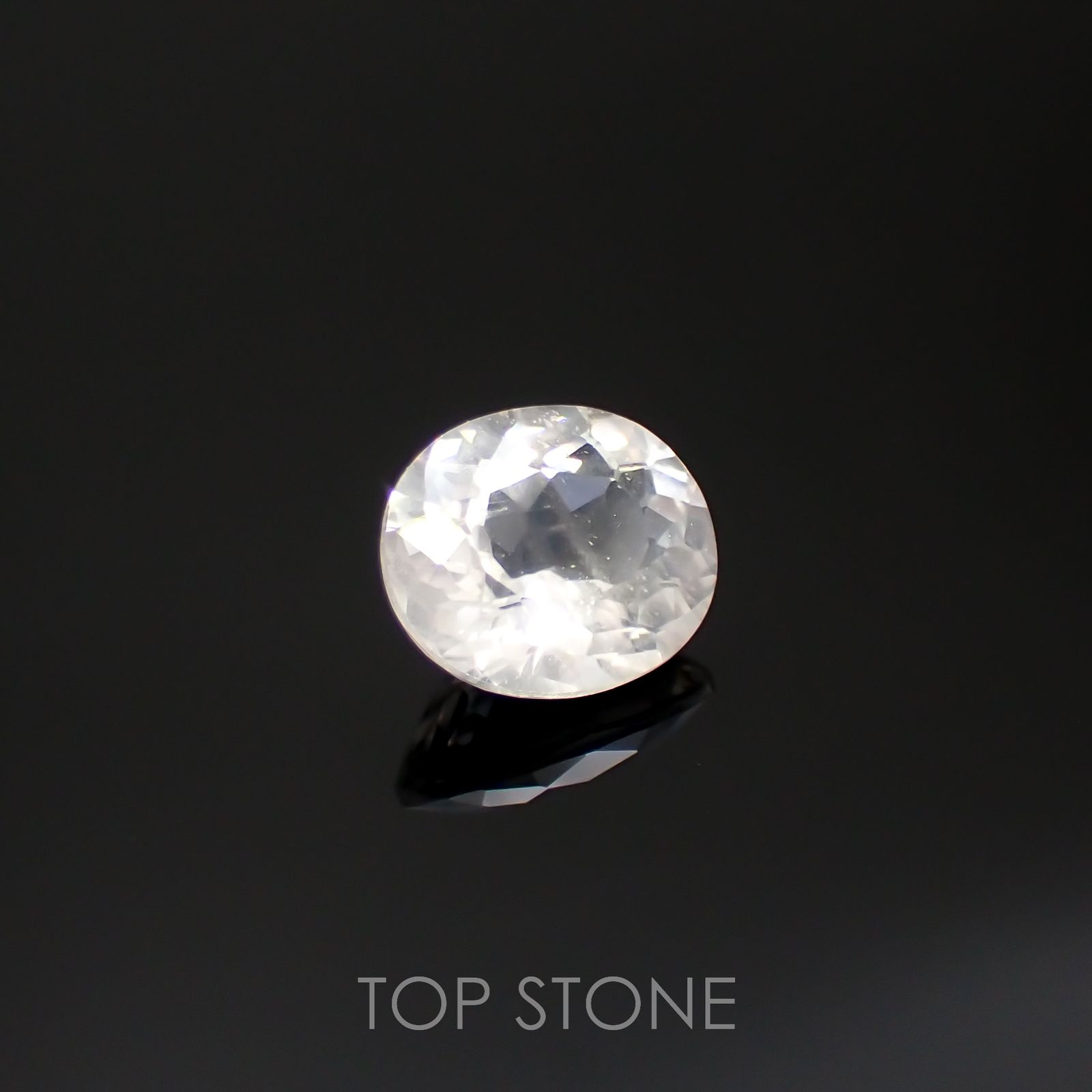 フェナカイト(宝石名フェナカイト)マダガスカル産 1.38ct 識別済[220817211]7.8x6.7mm前後