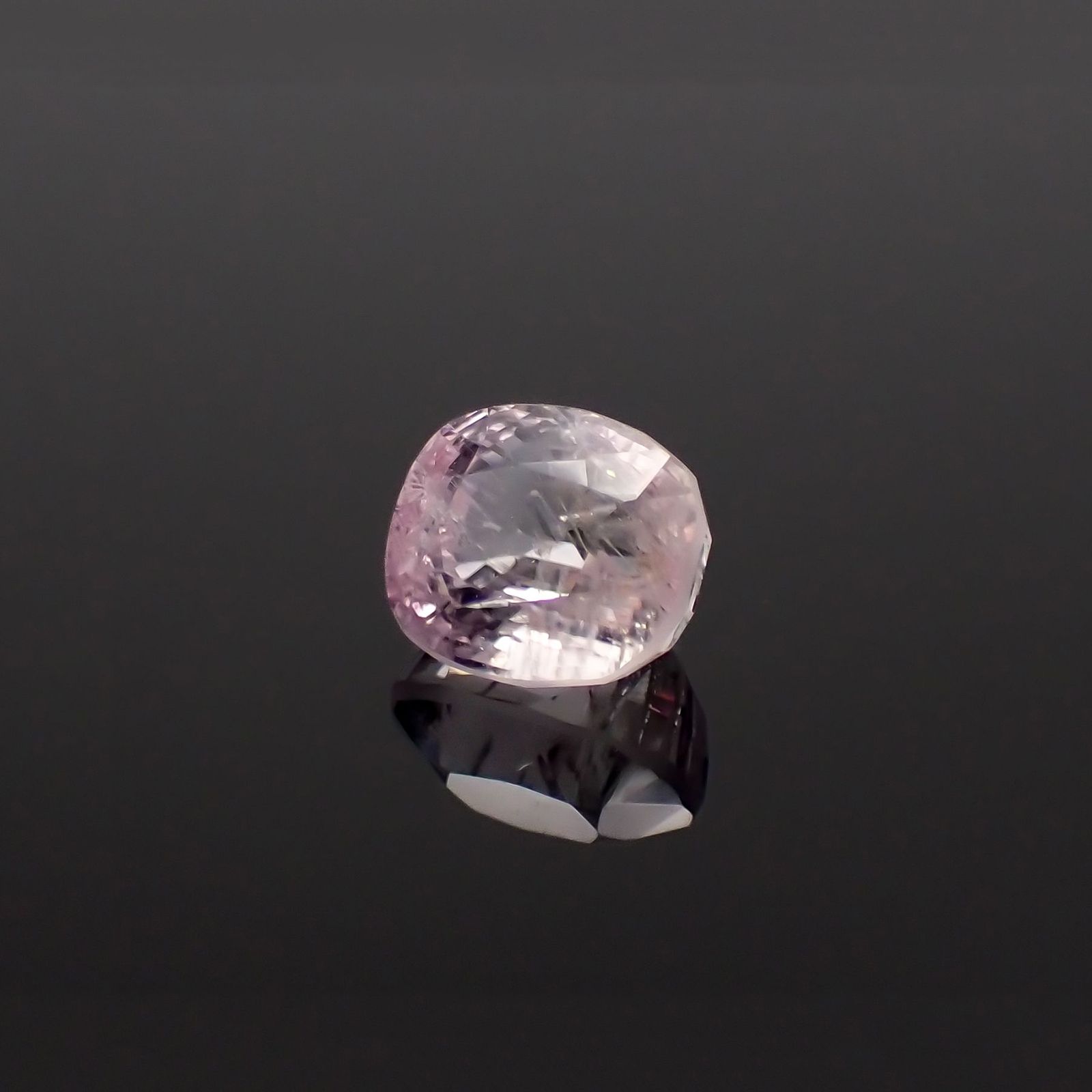 ポードレッタイト(宝石名ポードレッタイト)ビルマ産 ソ付(彩珠) 1.372ct / 6.9x6mm前後 [260722816]