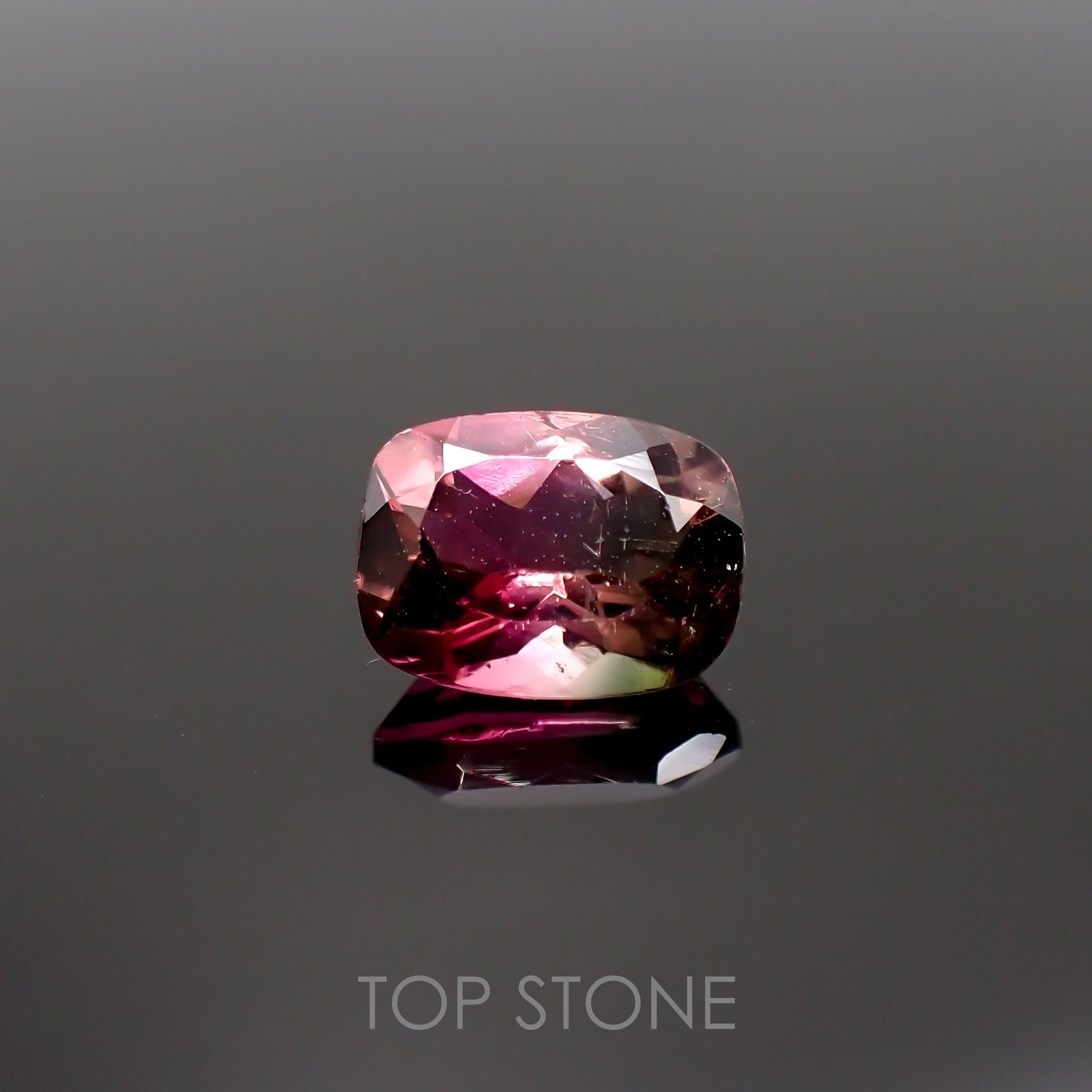 バイカラートルマリン(宝石名トルマリン)コンゴ産 1.87ct 識別済[220114997]8.6x6.6mm前後