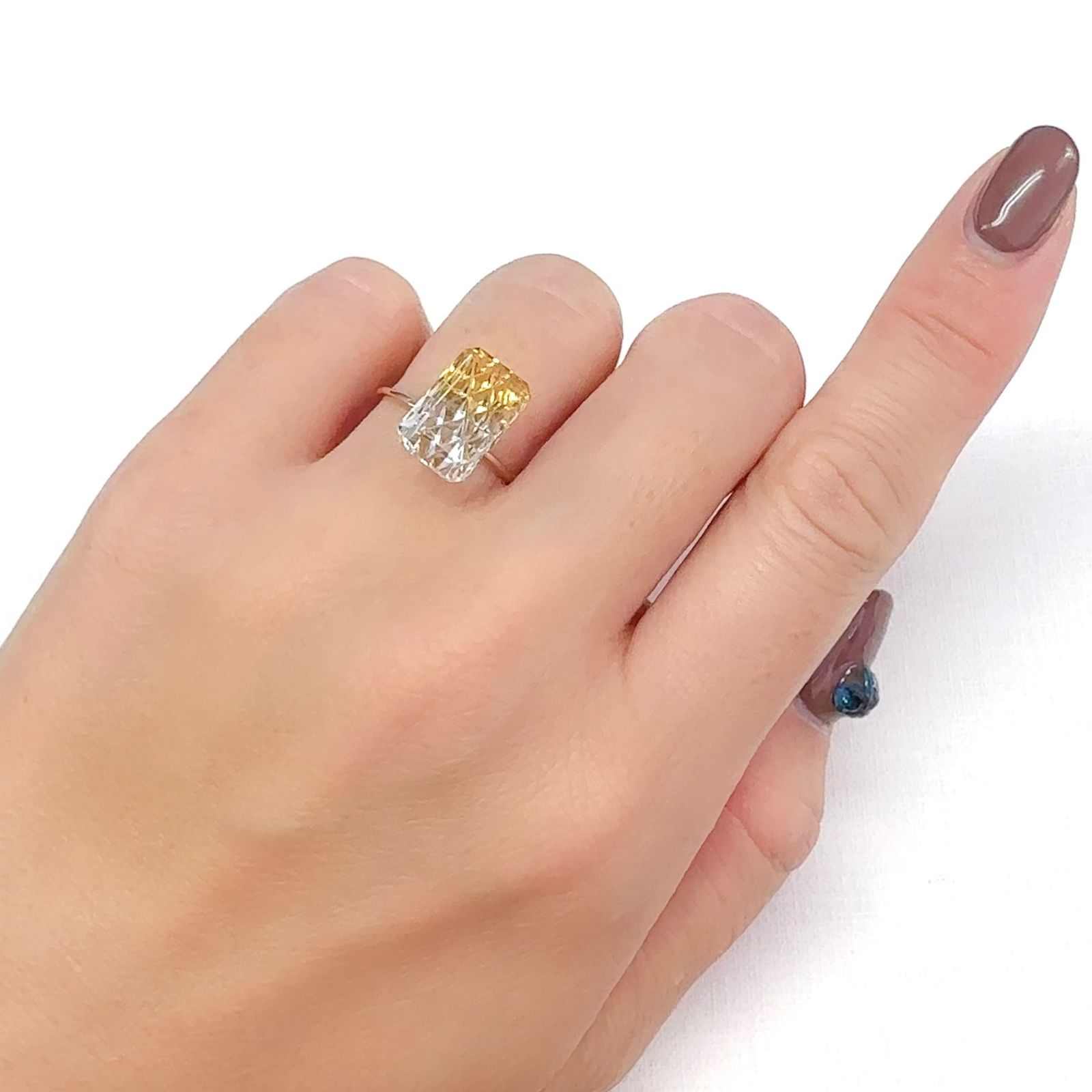 ◇甲州貴石切子Plus Three◇バイカラーシトリン カード付き ブラジル・ミナスジェライス州産 3.97ct[240628256]12.3x8.3mm前後