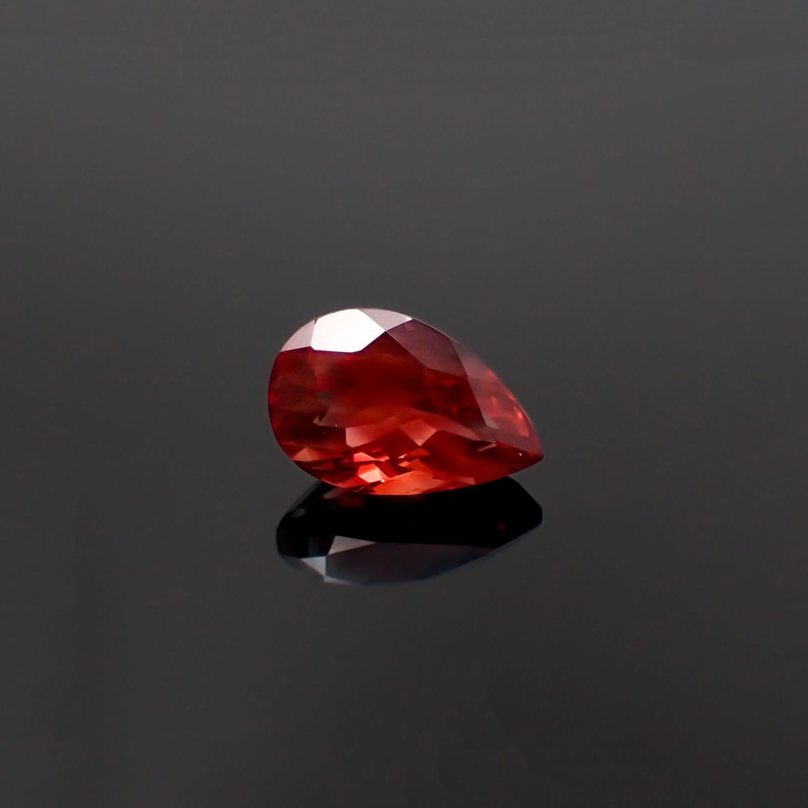 オレゴンサンストーン アメリカ・オレゴン州産 1.85ct / 10.3x6.6mm前後 [230119982]